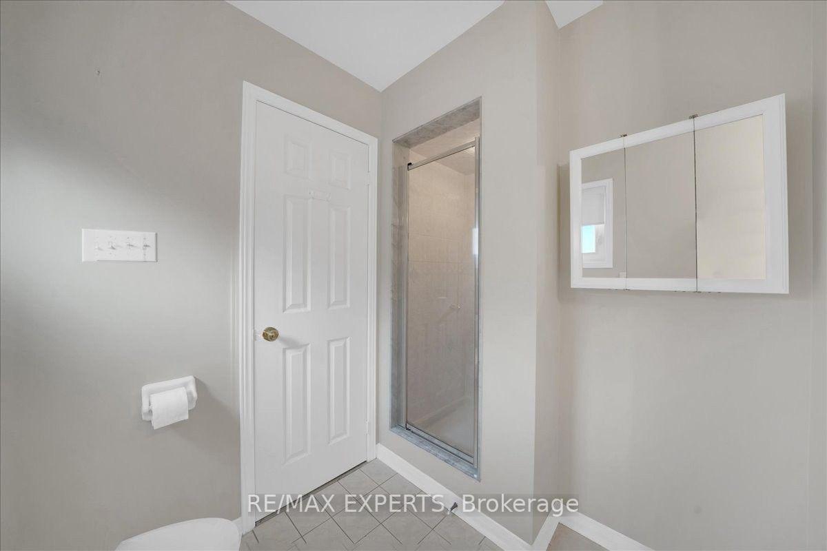 Photo 18 of 117 Pinedale Gate, Vaughan, East Woodbridge — HOMEH
