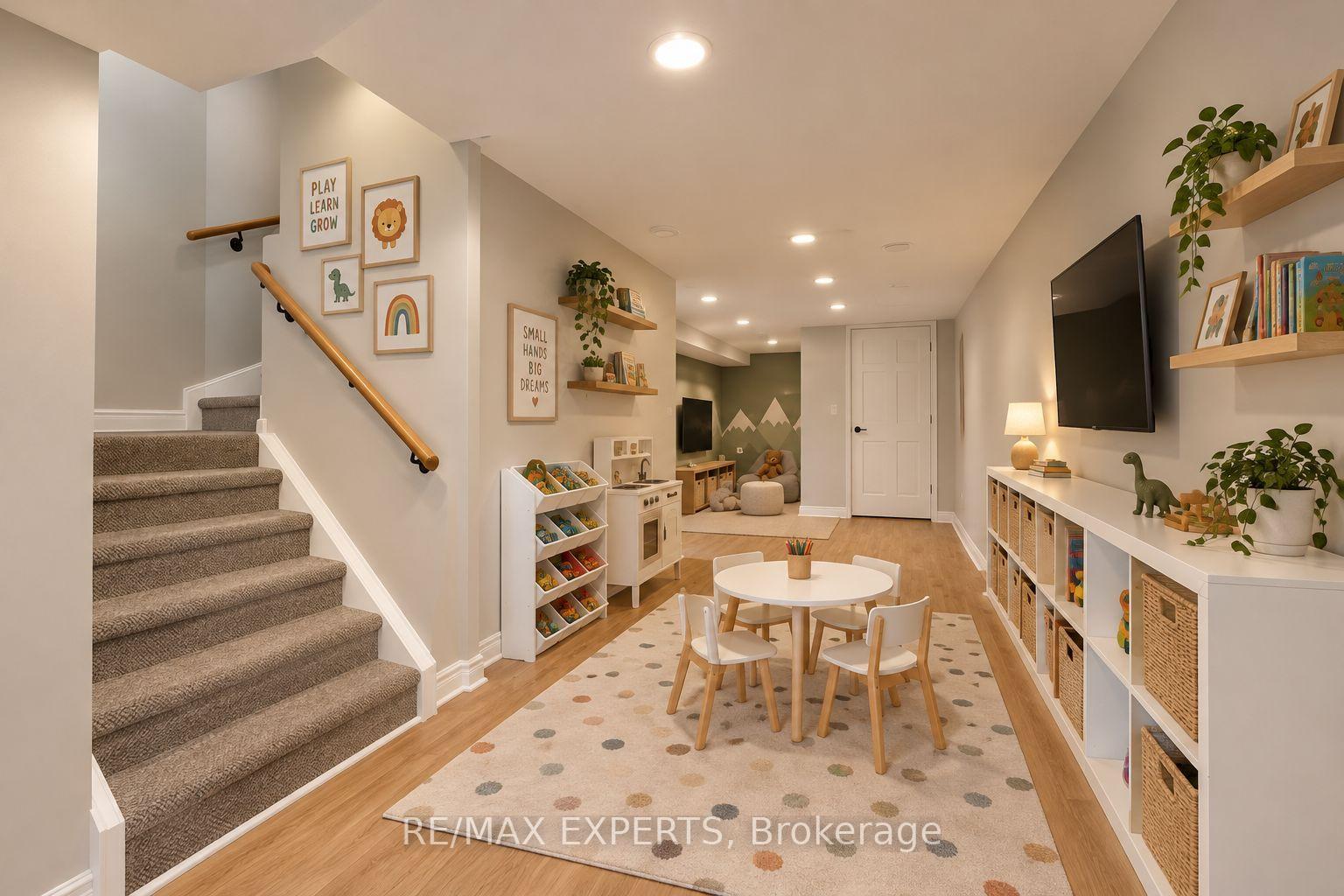 Photo 25 of 117 Pinedale Gate, Vaughan, East Woodbridge — HOMEH