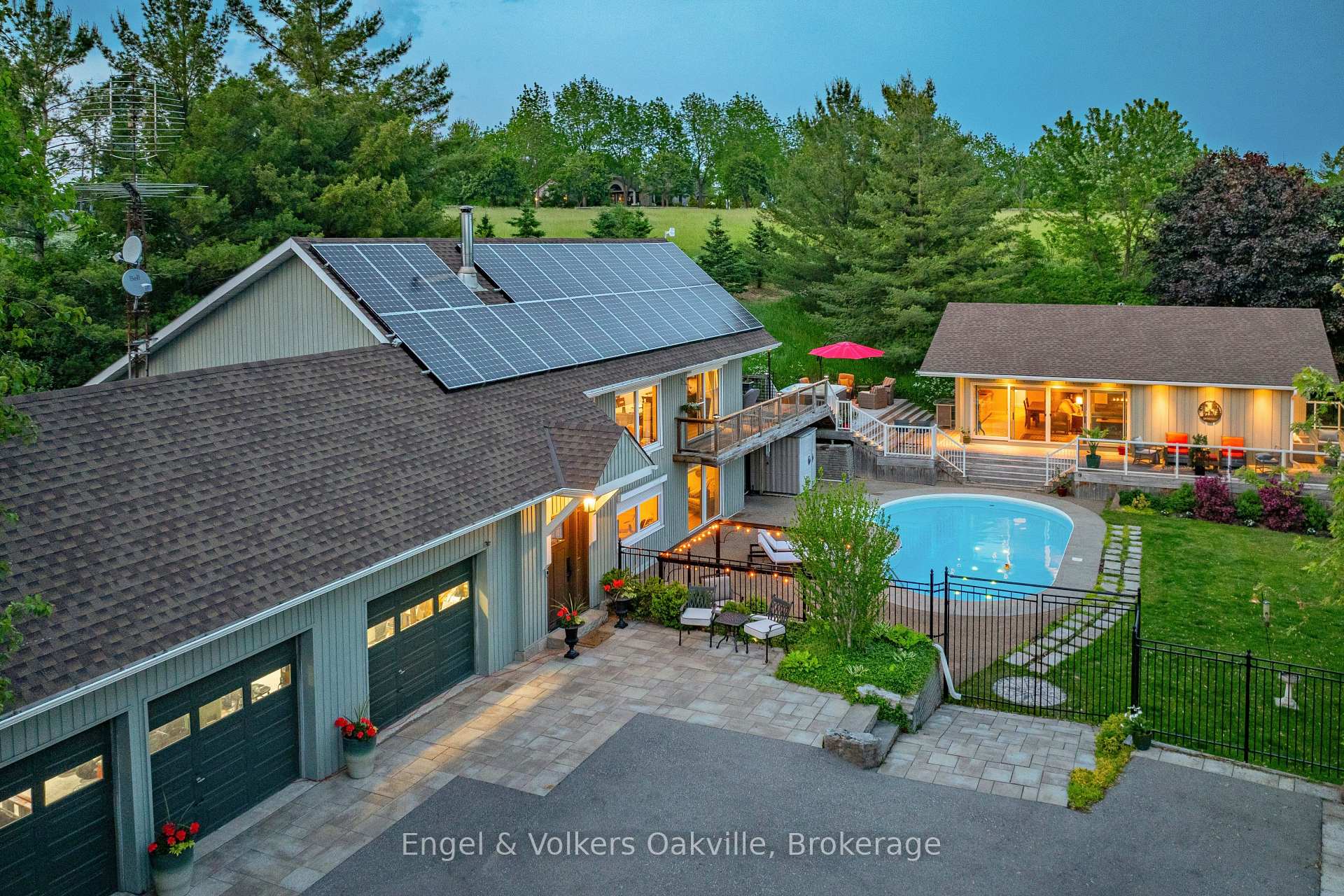 Photo 2 of 330 Mountsberg Road, Hamilton, Rural Flamborough — HOMEH