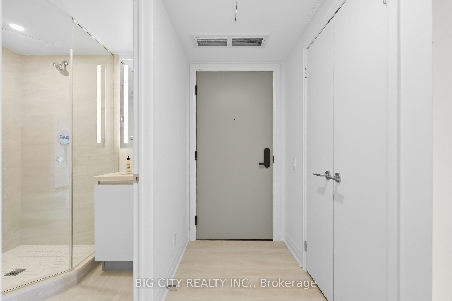 Photo 2 of Unit 711, 25 Frederick Todd Way, Toronto, Leaside — HOMEH