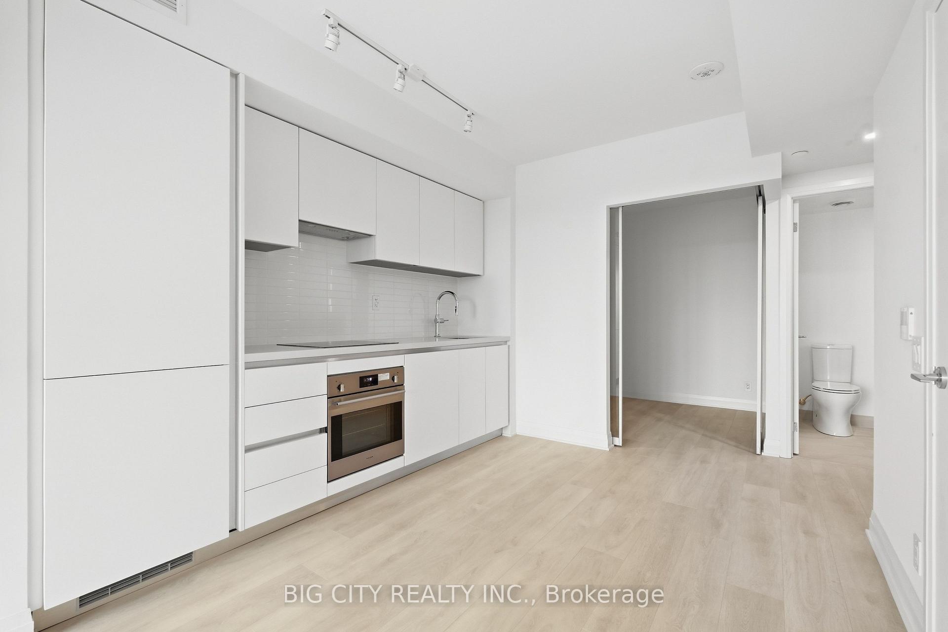 Photo 8 of Unit 711, 25 Frederick Todd Way, Toronto, Leaside — HOMEH