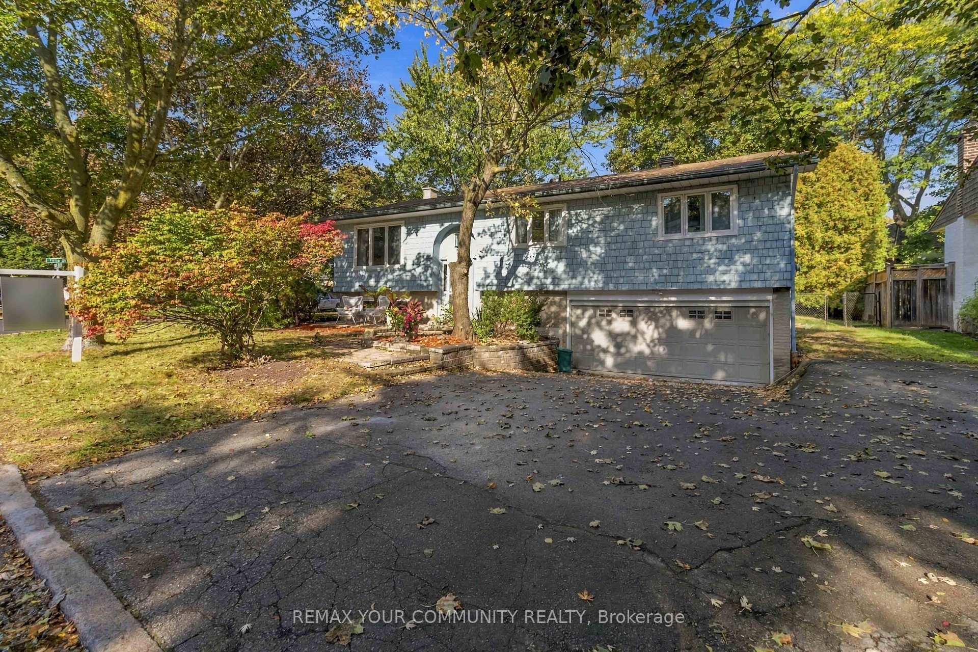 Photo 2 of 2063 Waters Edge Drive, Oakville, Bronte — HOMEH