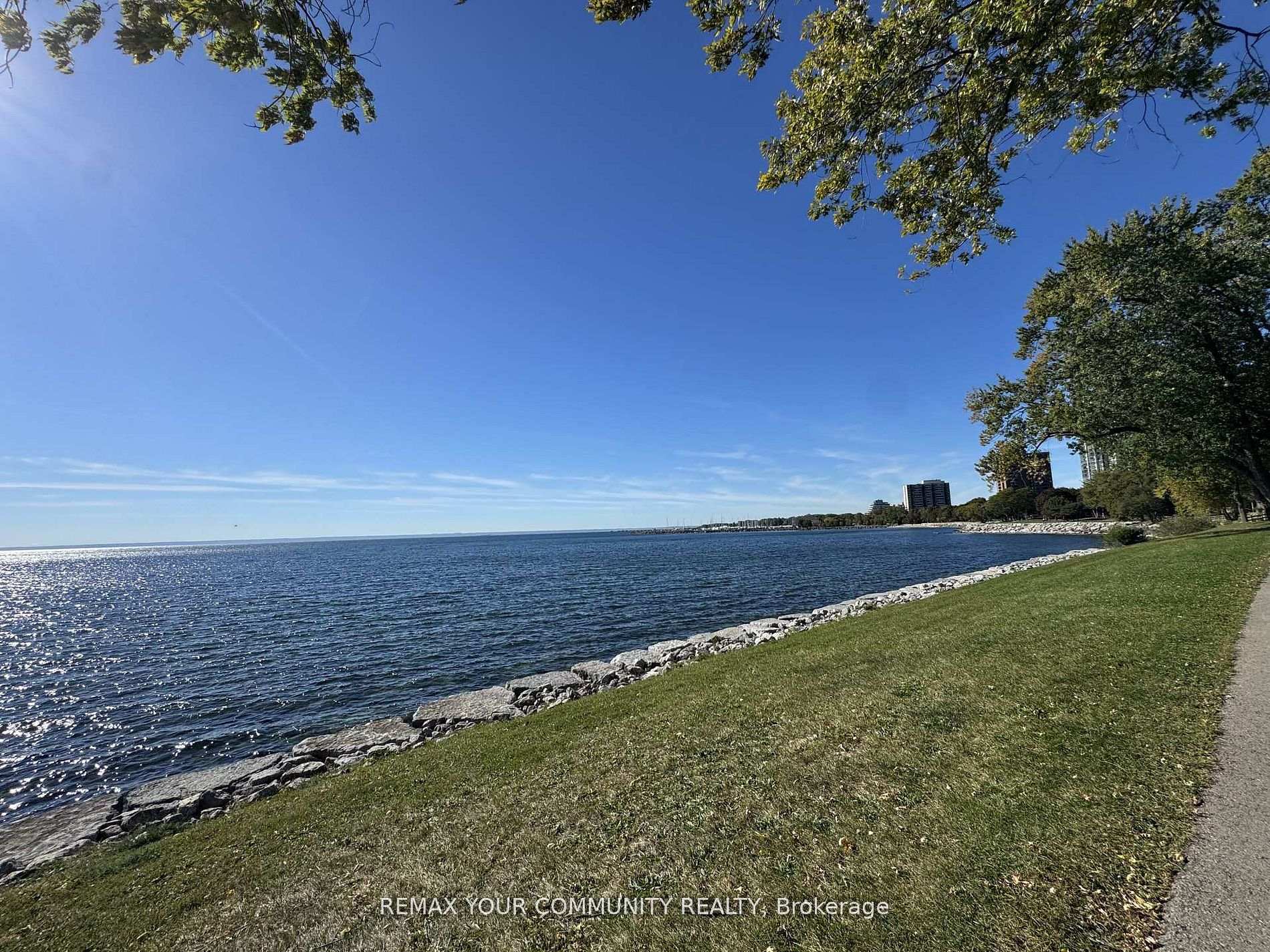Photo 6 of 2063 Waters Edge Drive, Oakville, Bronte — HOMEH