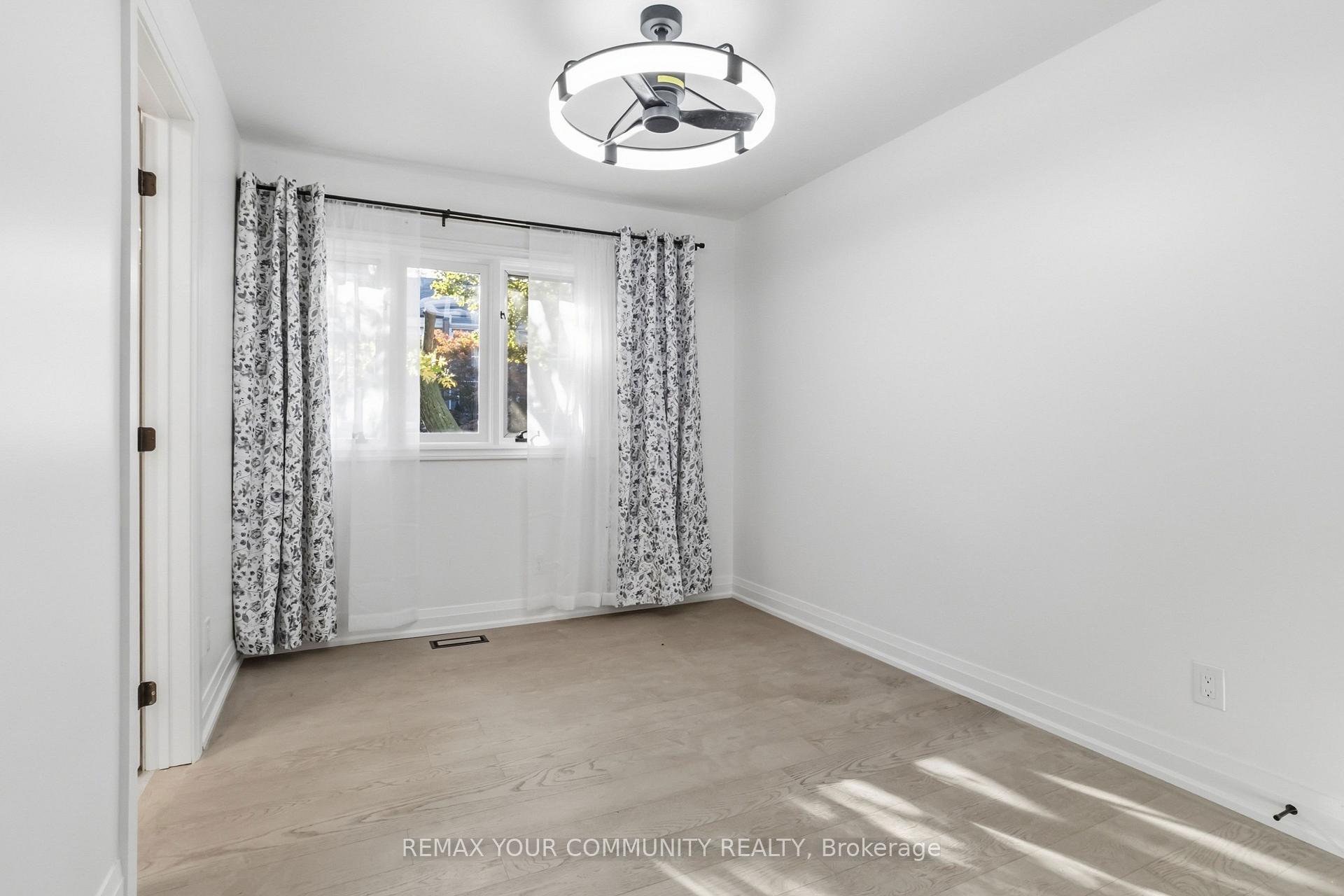 Photo 20 of 2063 Waters Edge Drive, Oakville, Bronte — HOMEH