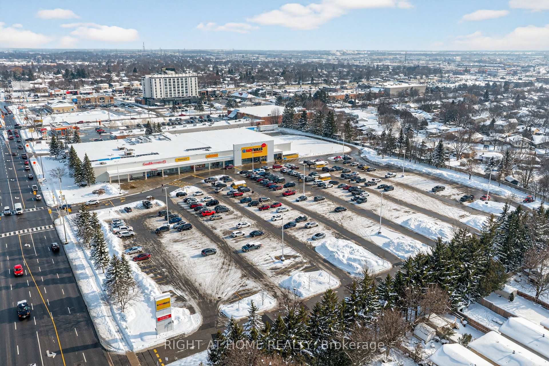 Photo 11 of 566 Southdale Road E, London, South R — HOMEH