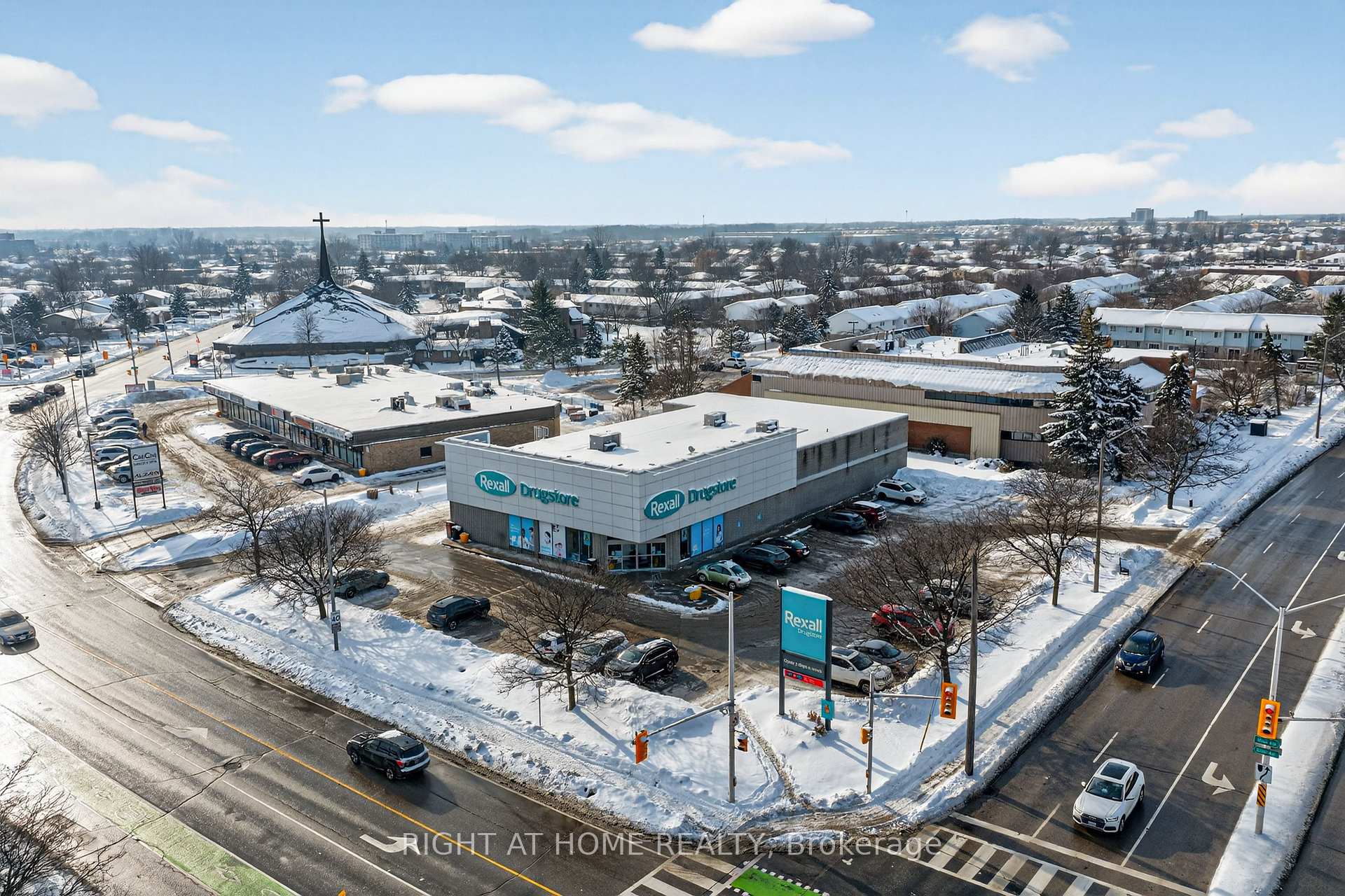 Photo 12 of 566 Southdale Road E, London, South R — HOMEH