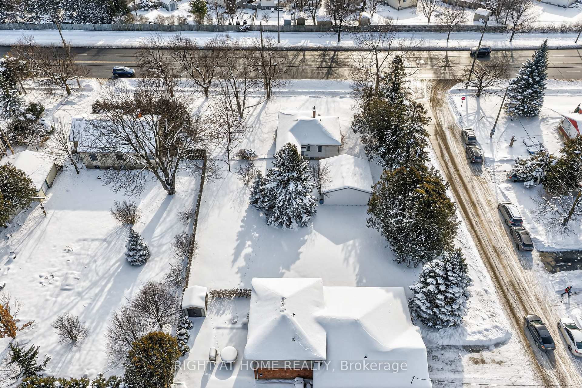 Photo 19 of 566 Southdale Road E, London, South R — HOMEH