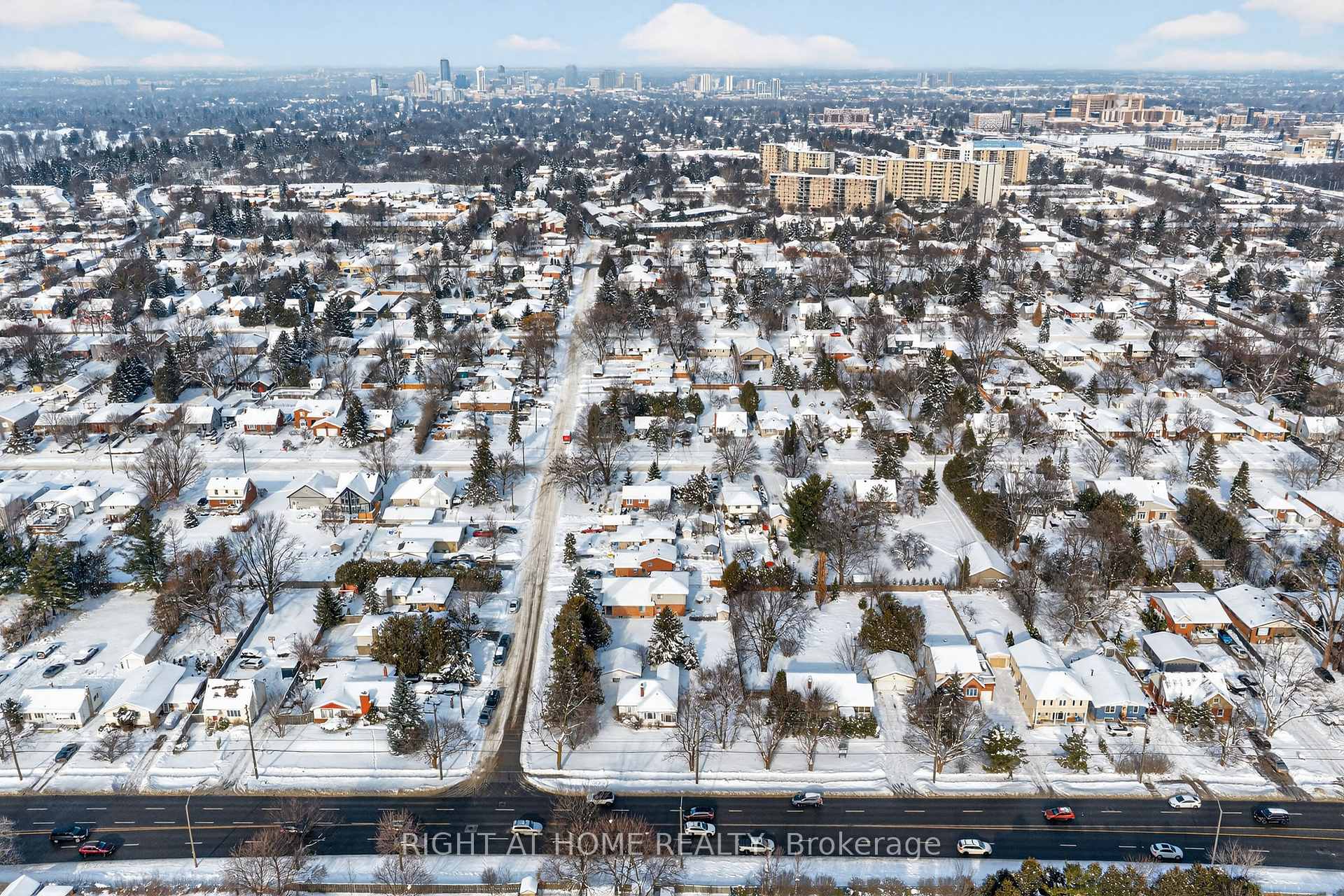 Photo 25 of 566 Southdale Road E, London, South R — HOMEH