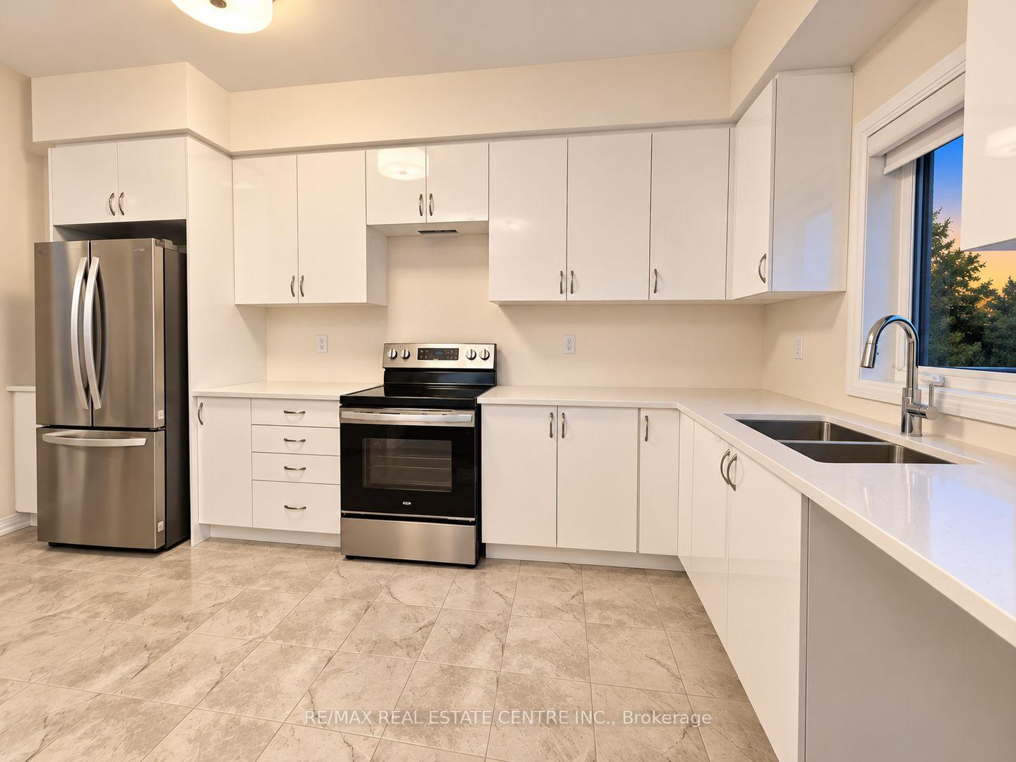 Photo 7 of Unit 33, 313 Conklin Road, Brantford, Empire South — HOMEH