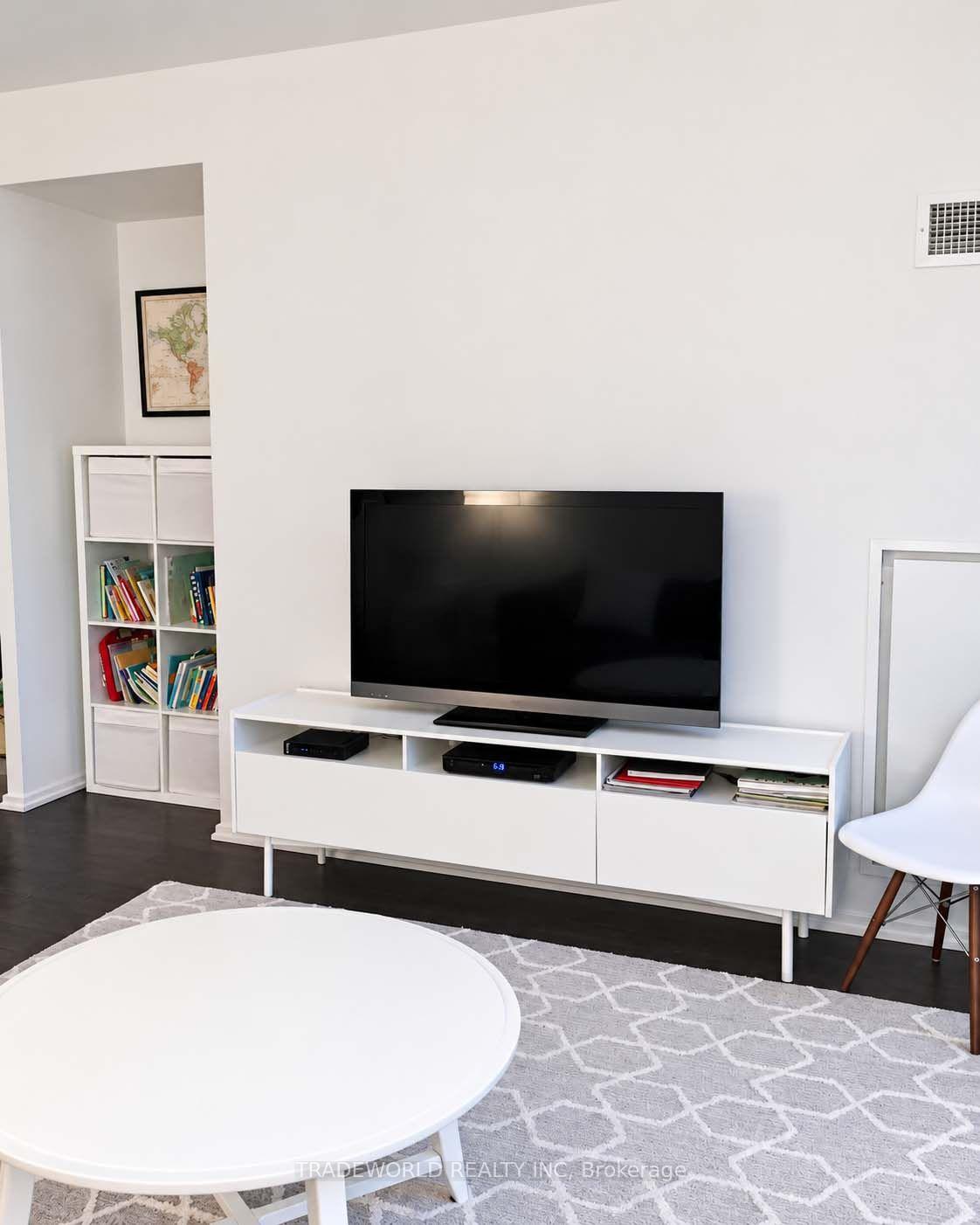 Photo 3 of Unit 706, 75 St Nicholas Street, Toronto, Bay Street Corridor — HOMEH