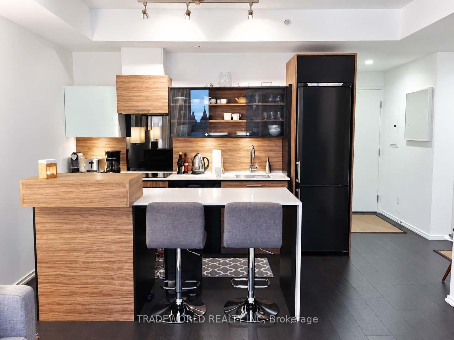 Photo 4 of Unit 706, 75 St Nicholas Street, Toronto, Bay Street Corridor — HOMEH