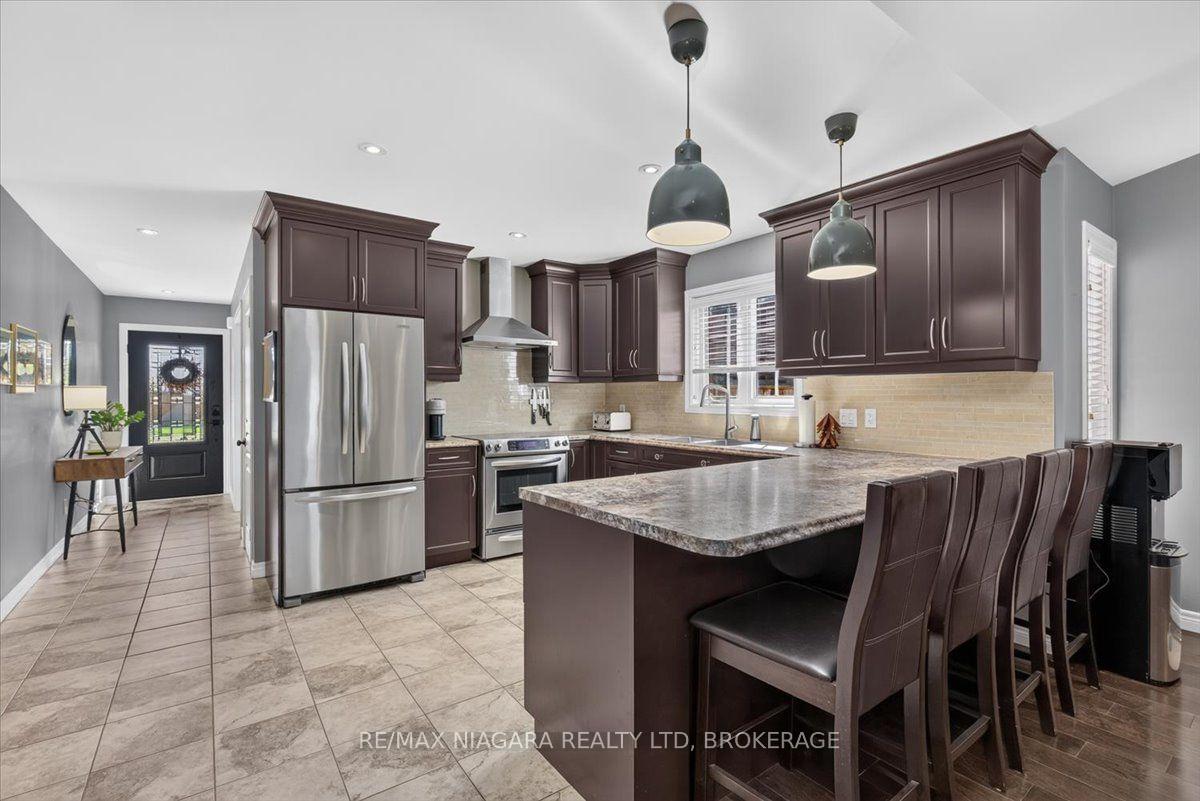 Photo 22 of 48 Falcon Drive, Welland, Coyle Creek — HOMEH