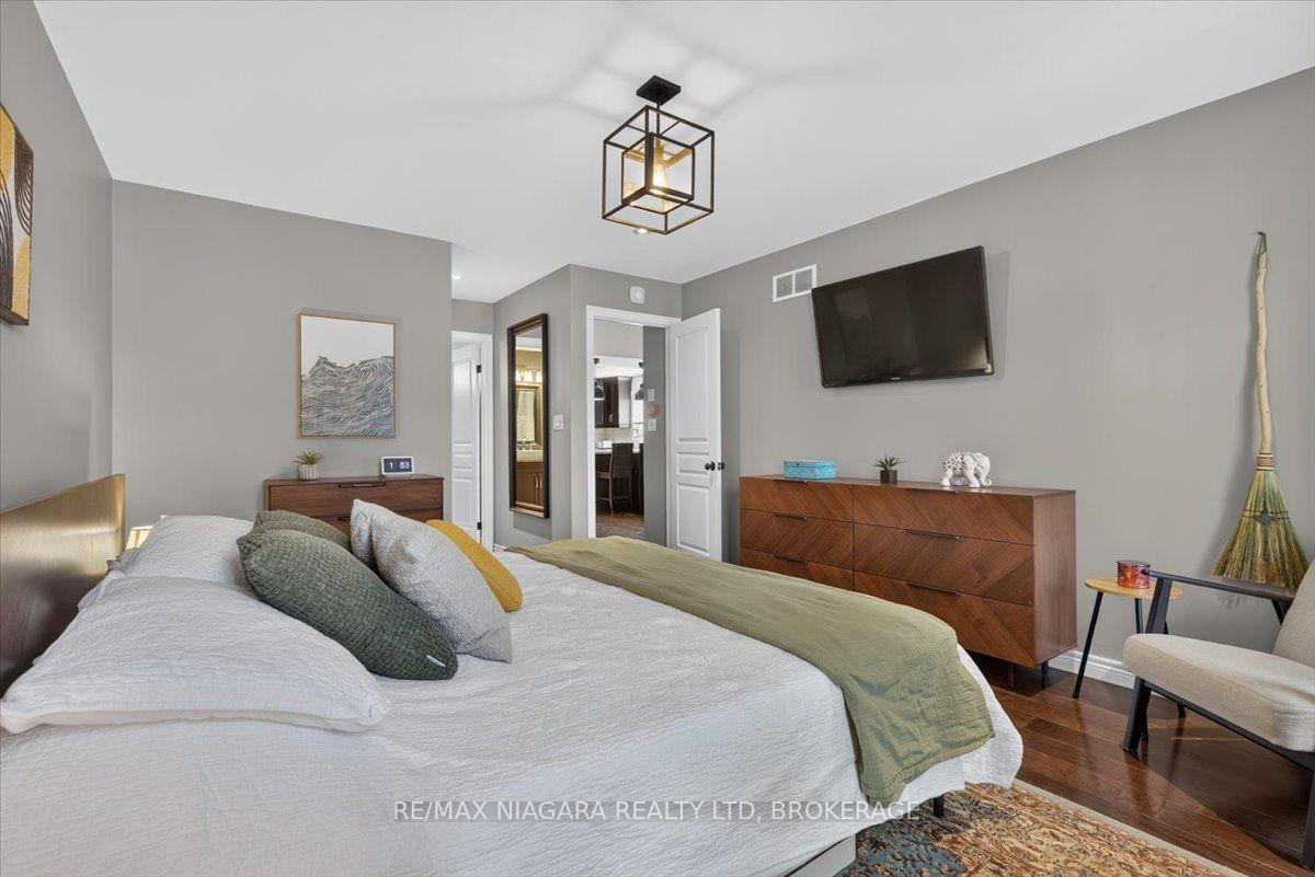 Photo 33 of 48 Falcon Drive, Welland, Coyle Creek — HOMEH