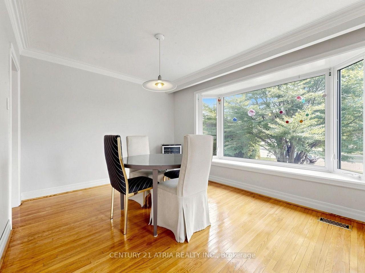 Photo 7 of 22 Jeffton Crescent, Scarborough, Woburn — HOMEH
