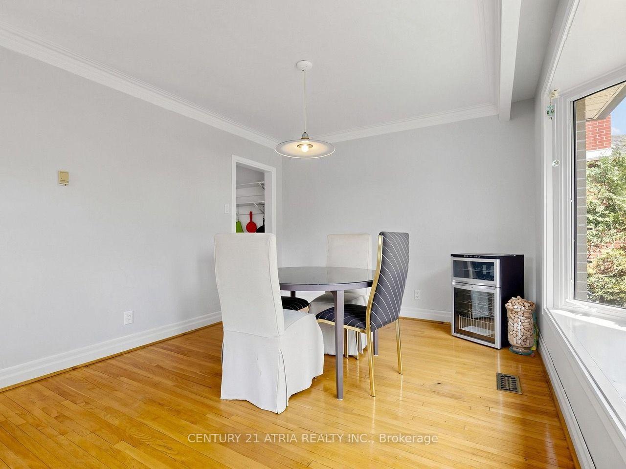 Photo 8 of 22 Jeffton Crescent, Scarborough, Woburn — HOMEH