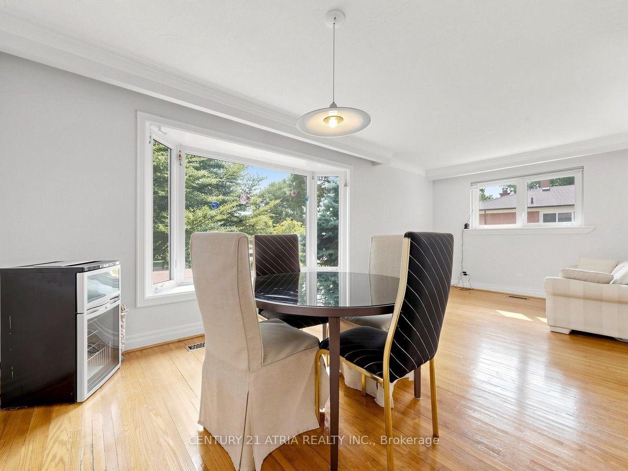 Photo 9 of 22 Jeffton Crescent, Scarborough, Woburn — HOMEH