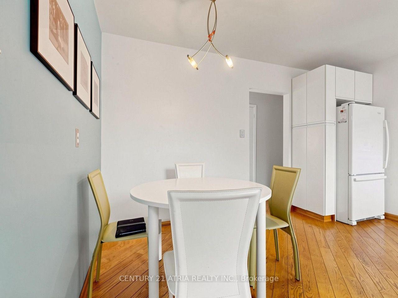 Photo 12 of 22 Jeffton Crescent, Scarborough, Woburn — HOMEH