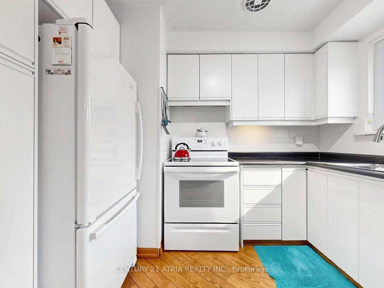 Photo 13 of 22 Jeffton Crescent, Scarborough, Woburn — HOMEH