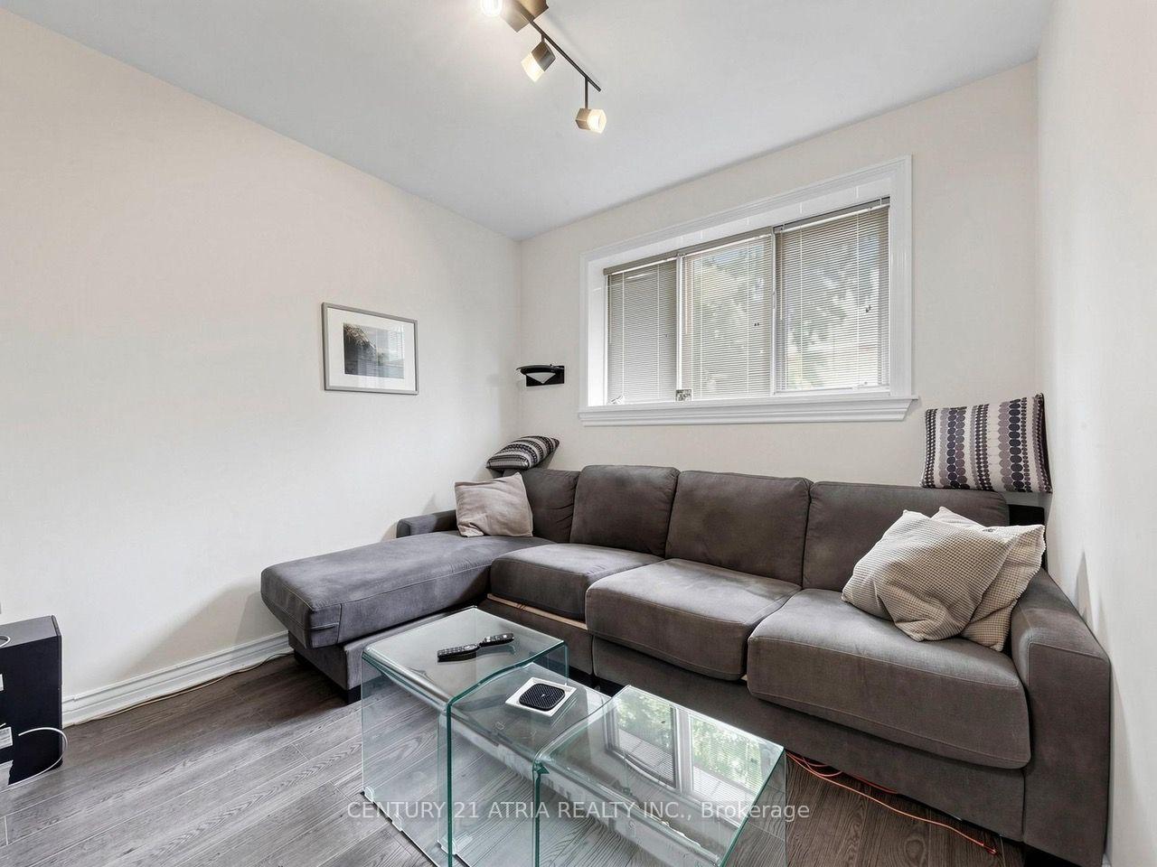 Photo 15 of 22 Jeffton Crescent, Scarborough, Woburn — HOMEH