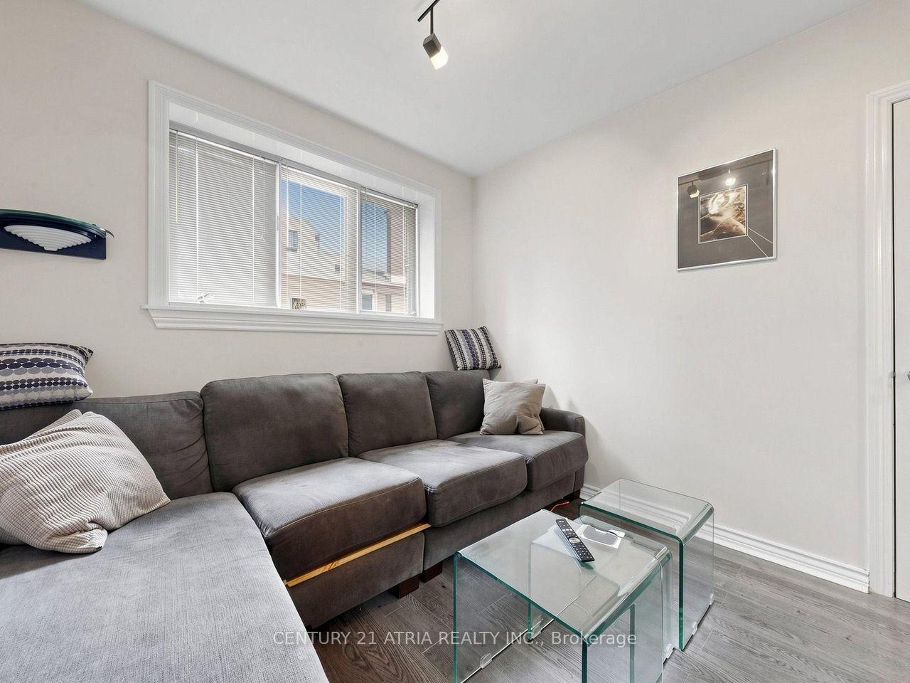 Photo 16 of 22 Jeffton Crescent, Scarborough, Woburn — HOMEH