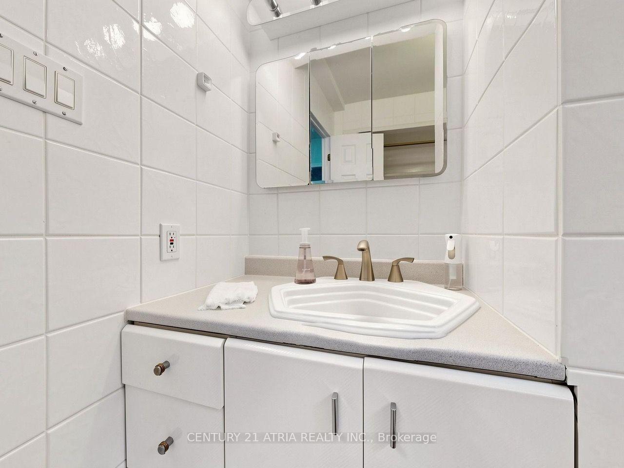 Photo 22 of 22 Jeffton Crescent, Scarborough, Woburn — HOMEH