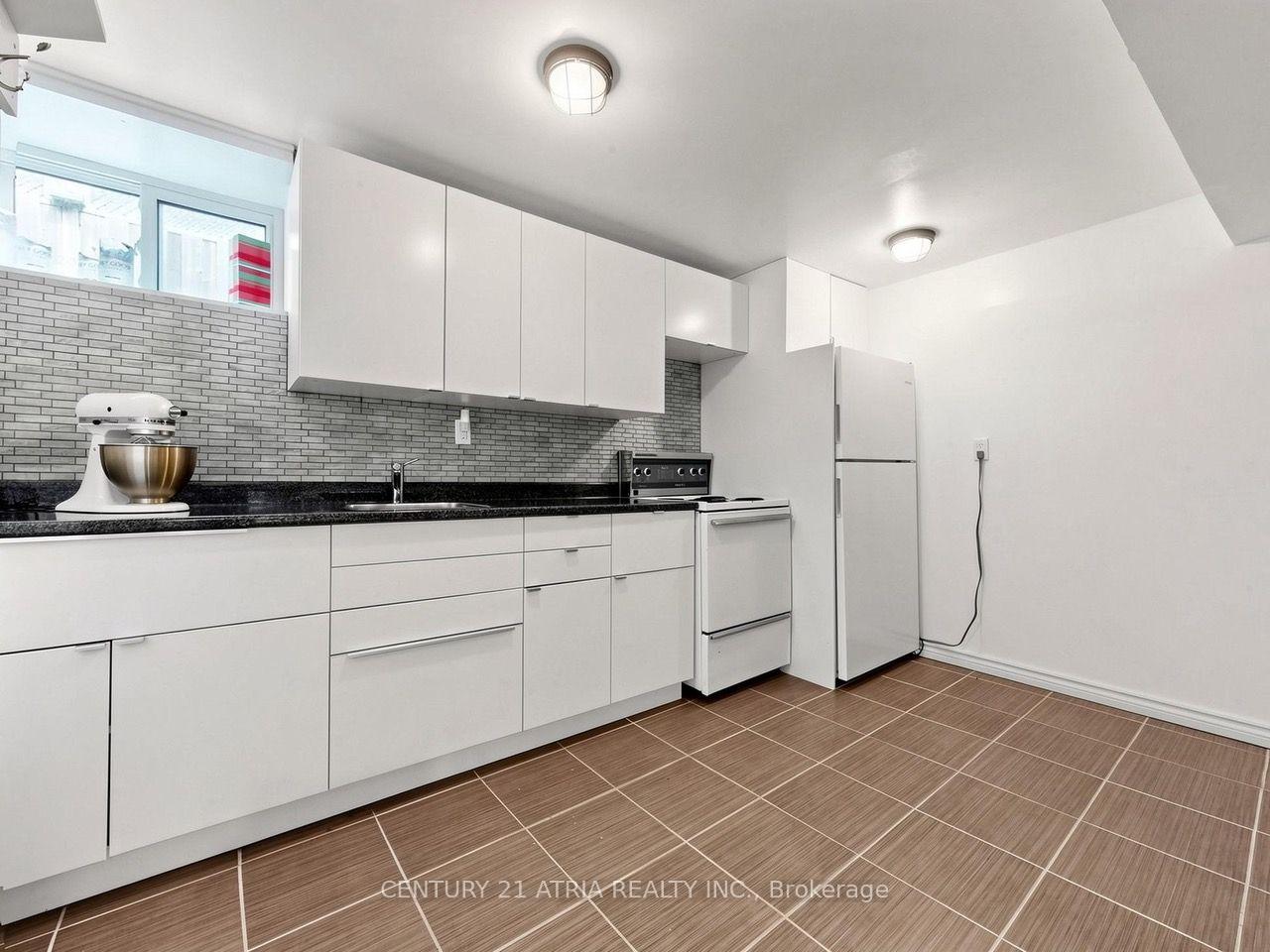 Photo 32 of 22 Jeffton Crescent, Scarborough, Woburn — HOMEH