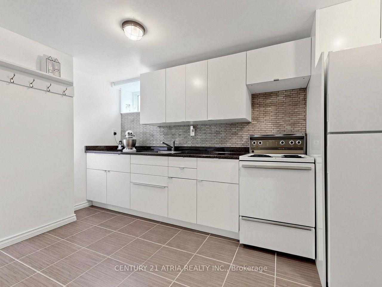 Photo 33 of 22 Jeffton Crescent, Scarborough, Woburn — HOMEH