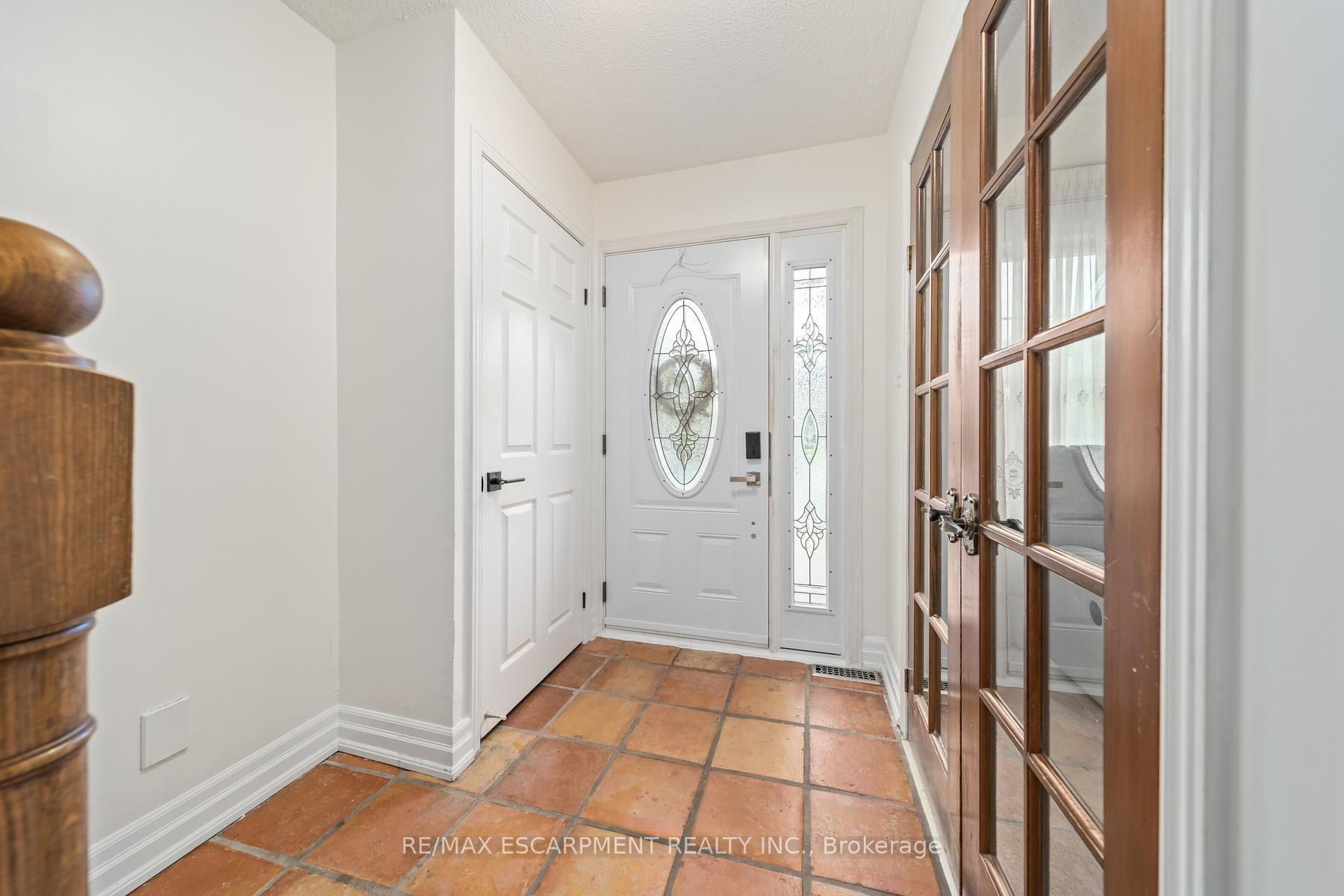 Photo 6 of 2760 Cathian Court, Mississauga, Erin Mills — HOMEH