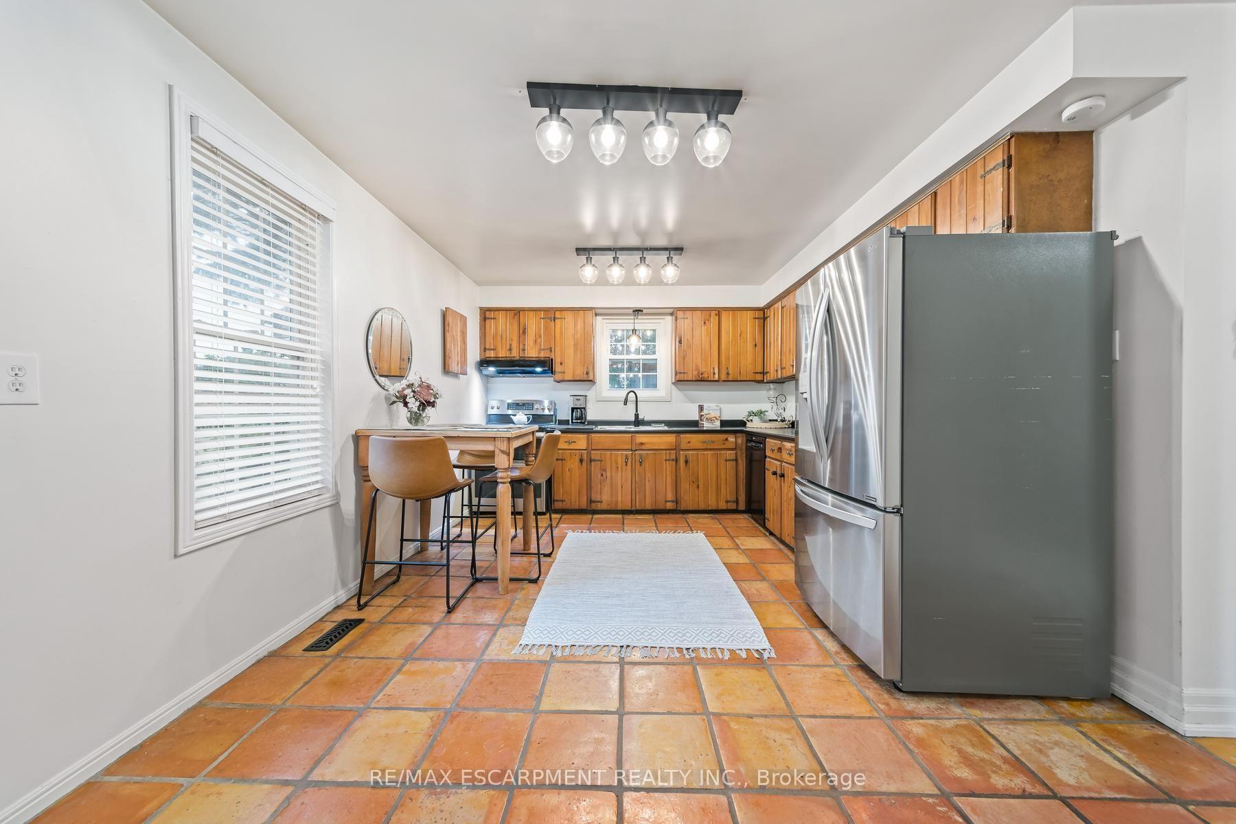 Photo 13 of 2760 Cathian Court, Mississauga, Erin Mills — HOMEH