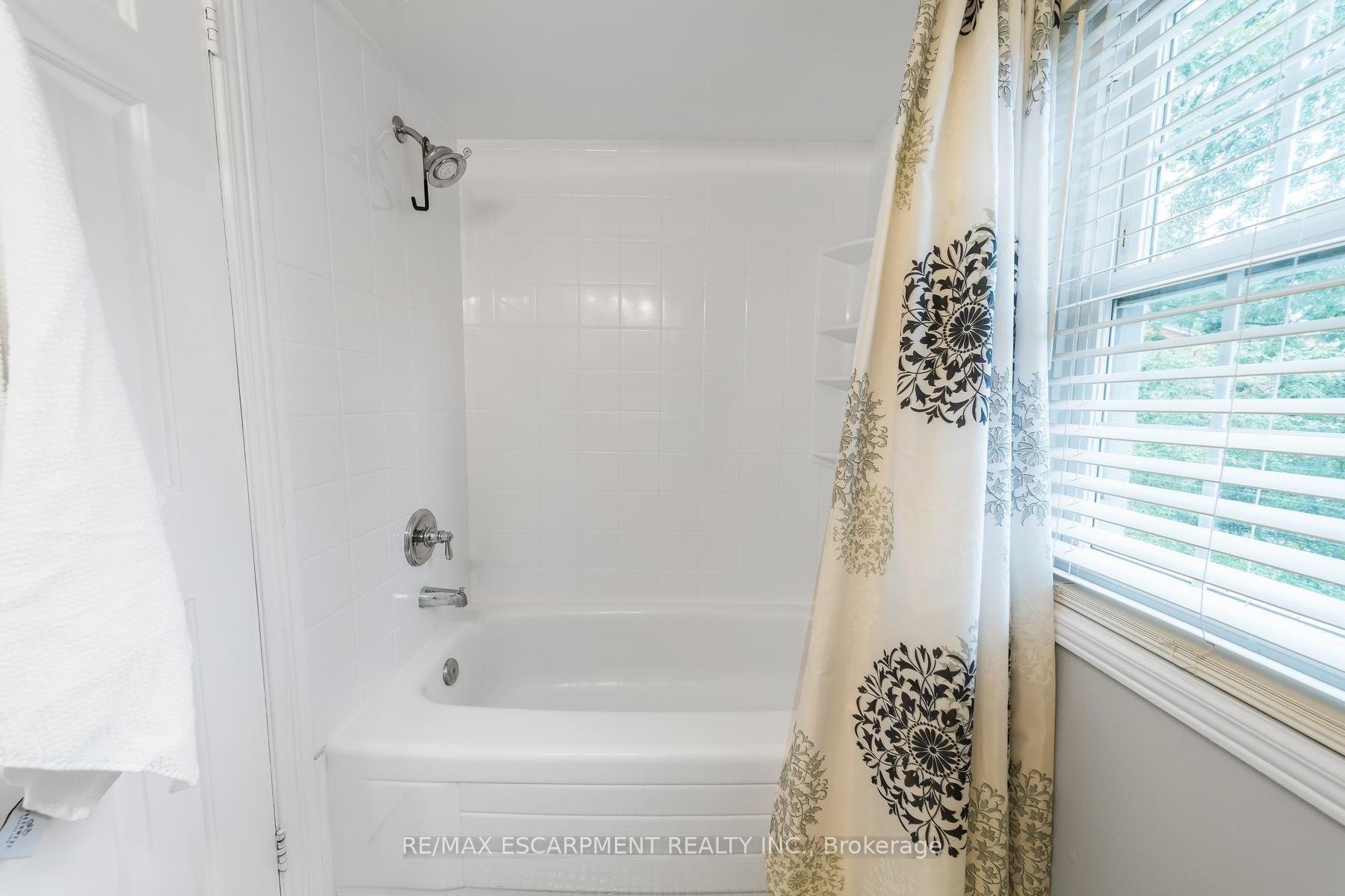 Photo 30 of 2760 Cathian Court, Mississauga, Erin Mills — HOMEH