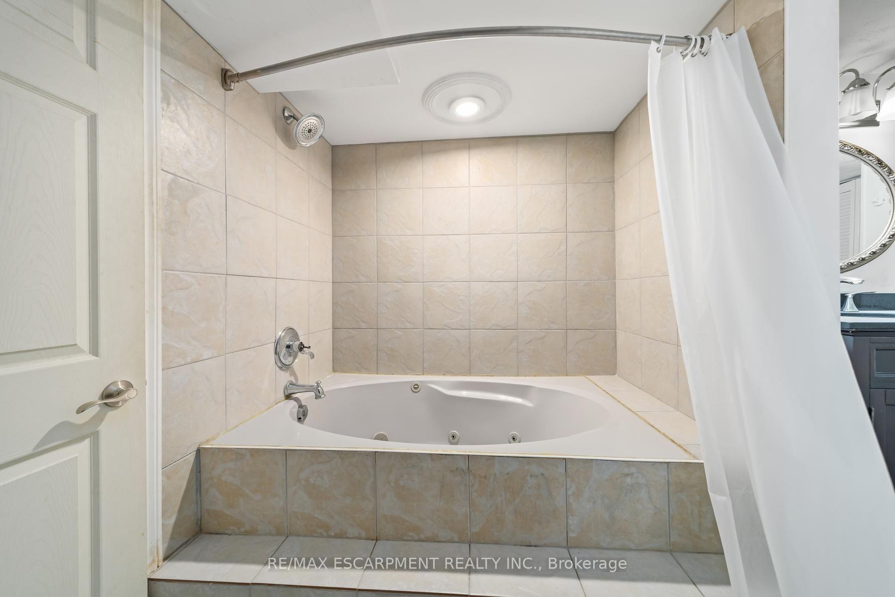 Photo 34 of 2760 Cathian Court, Mississauga, Erin Mills — HOMEH
