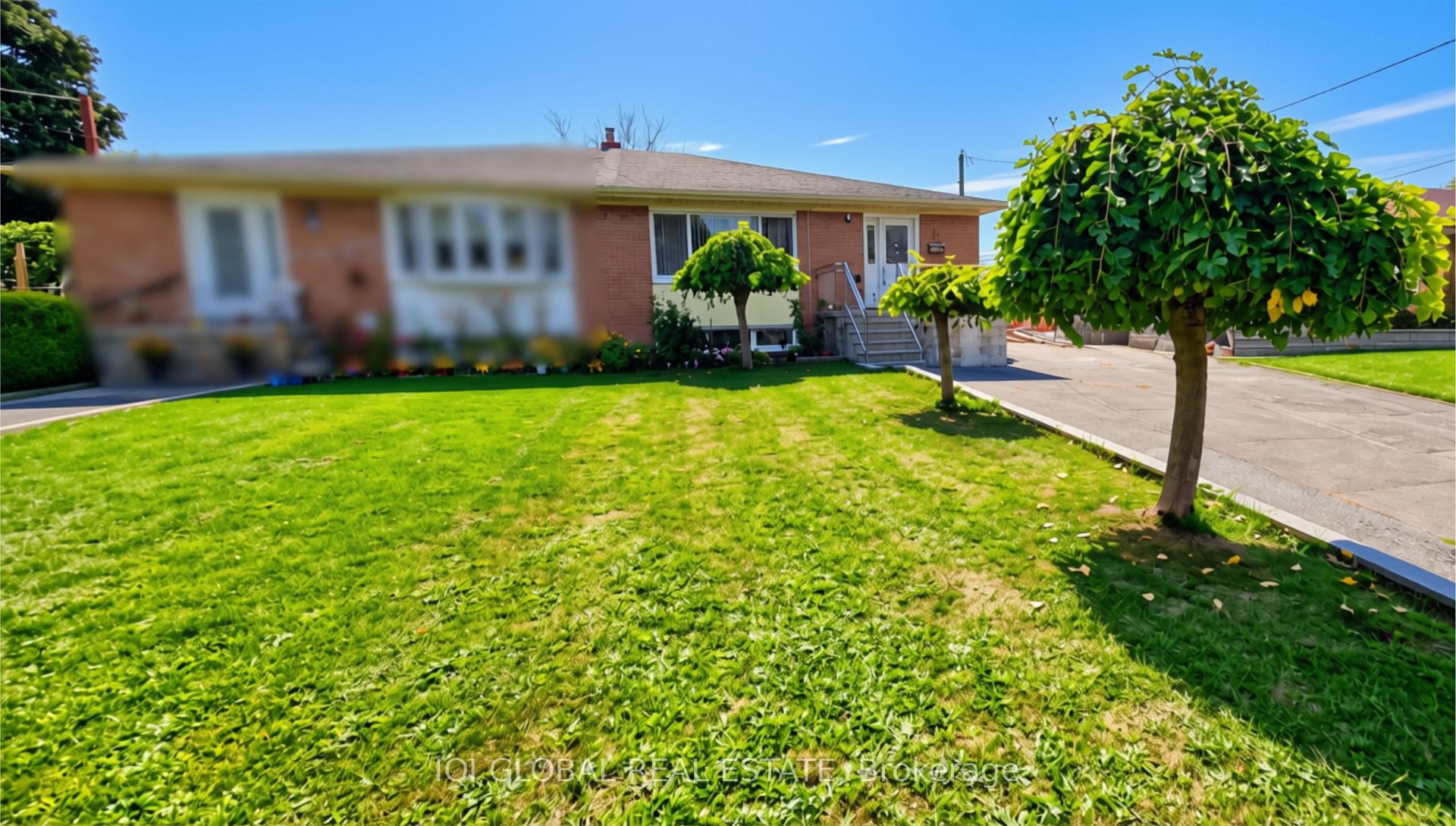 Photo 1 of 11 Stone Court, North York, Humbermede — HOMEH