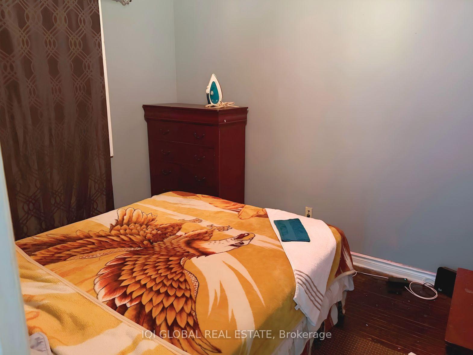 Photo 11 of 11 Stone Court, North York, Humbermede — HOMEH