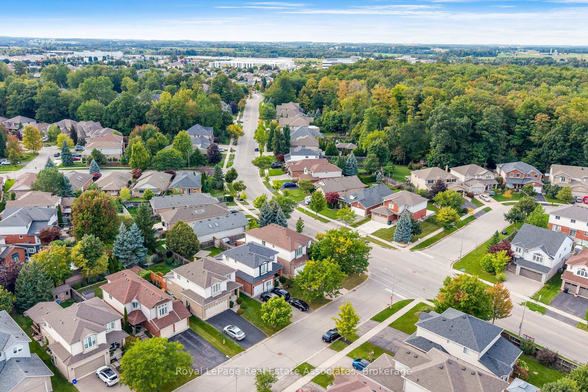 Photo 2 of 406 Sandy Cove Crescent, Waterloo, Eastbridge — HOMEH