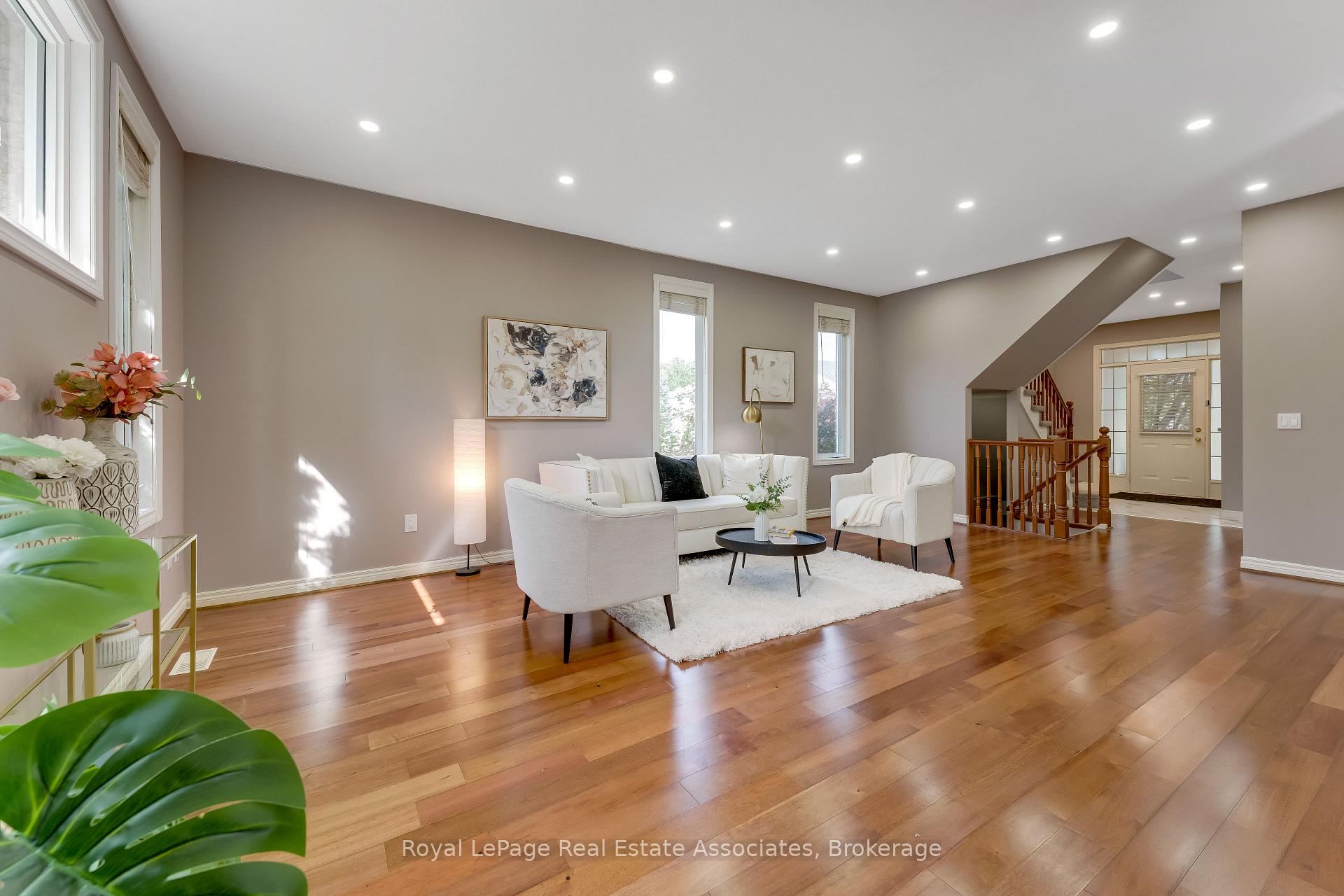Photo 3 of 406 Sandy Cove Crescent, Waterloo, Eastbridge — HOMEH