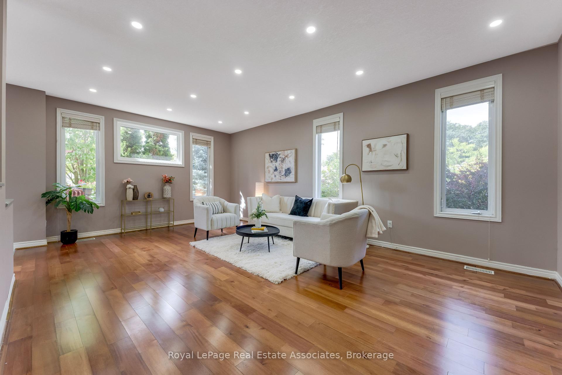 Photo 4 of 406 Sandy Cove Crescent, Waterloo, Eastbridge — HOMEH