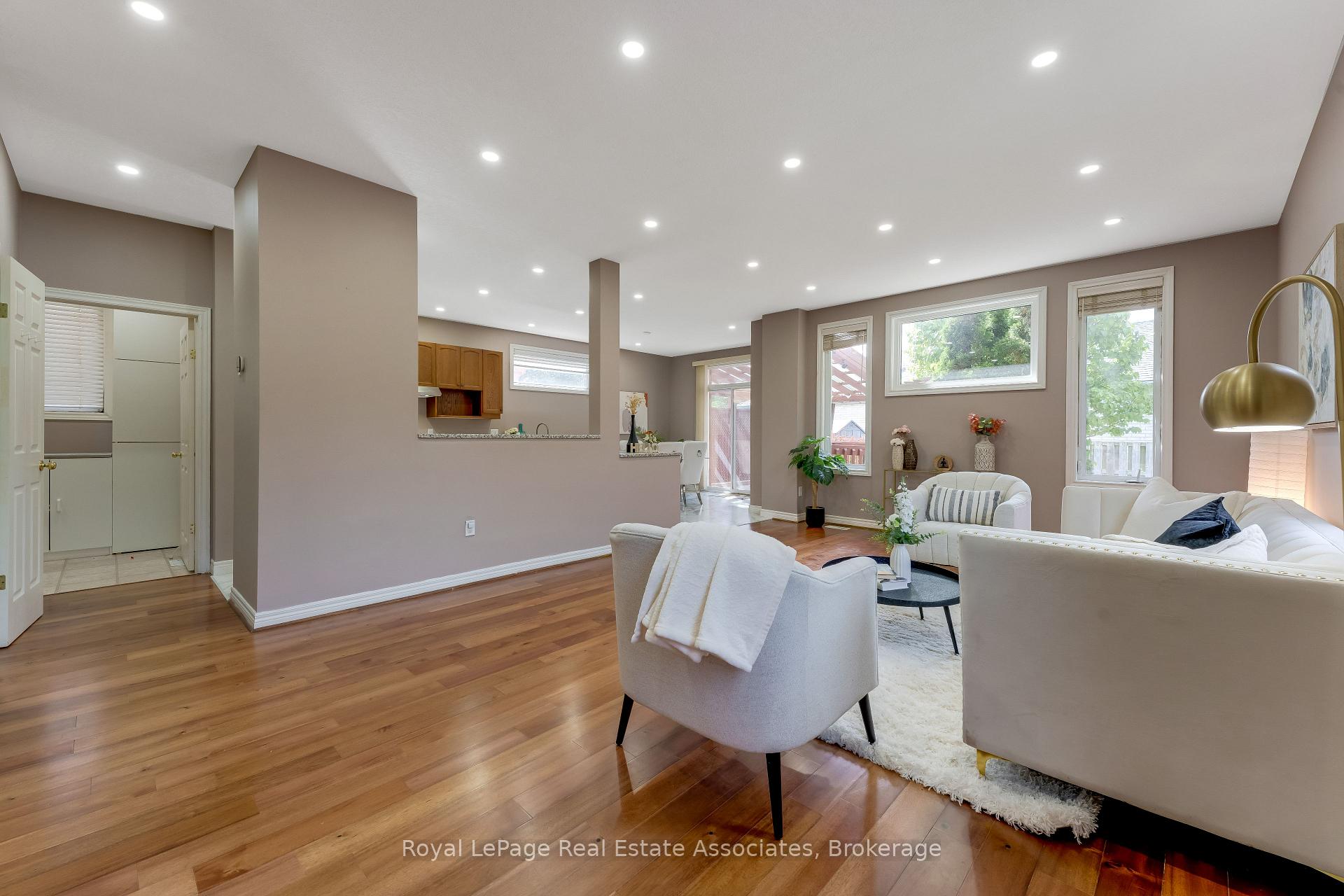 Photo 5 of 406 Sandy Cove Crescent, Waterloo, Eastbridge — HOMEH