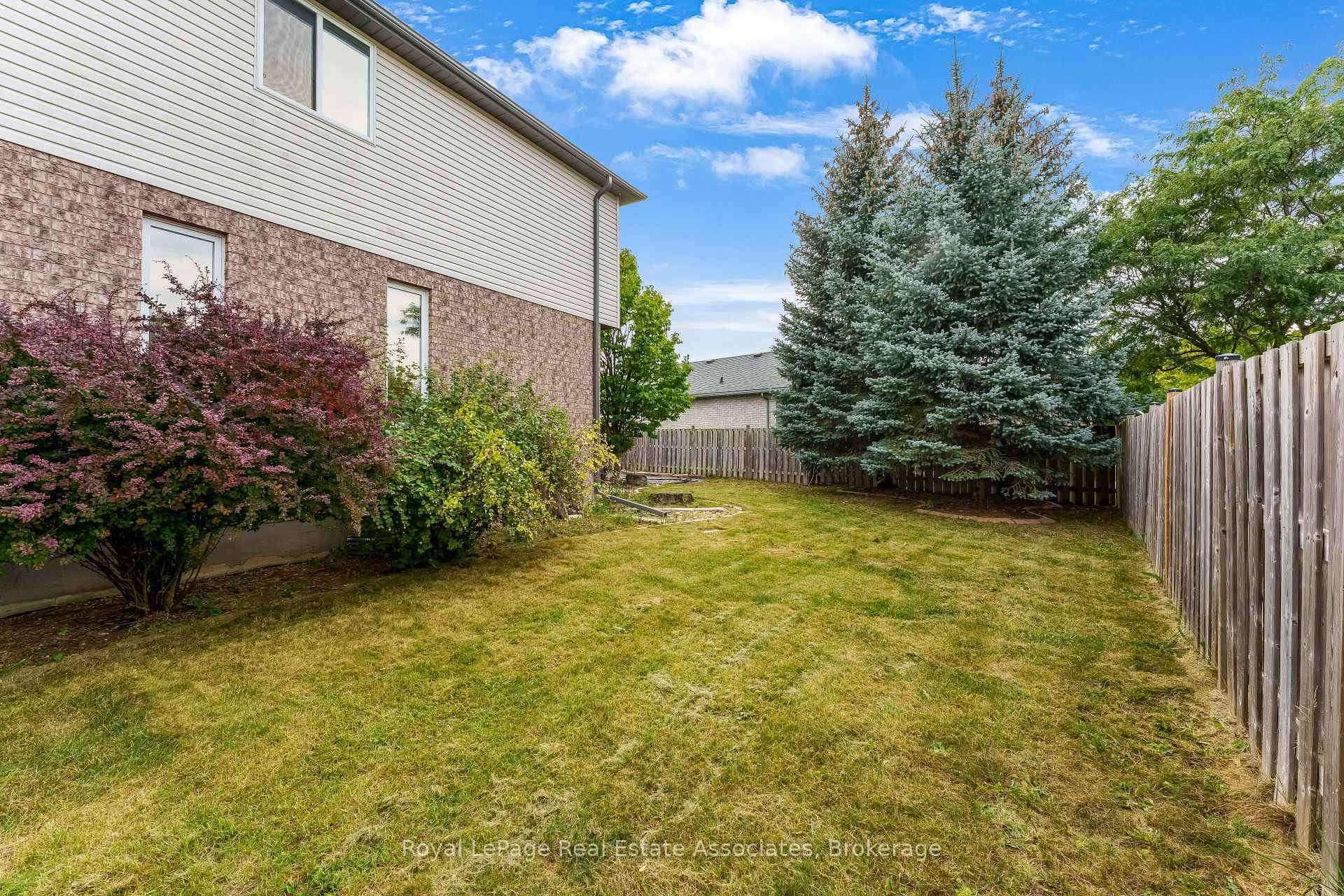 Photo 33 of 406 Sandy Cove Crescent, Waterloo, Eastbridge — HOMEH