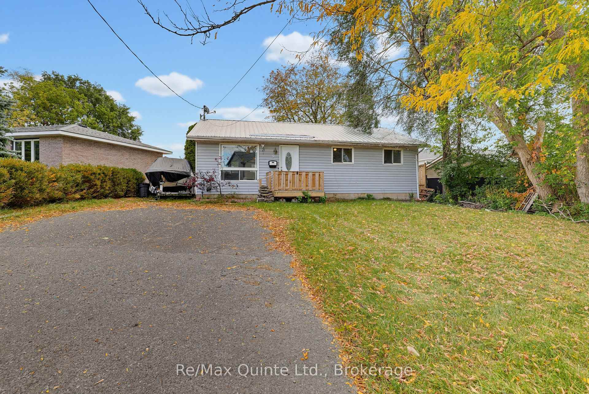 Photo 2 of 98 Mcfarland Drive, Belleville, Belleville Ward — HOMEH