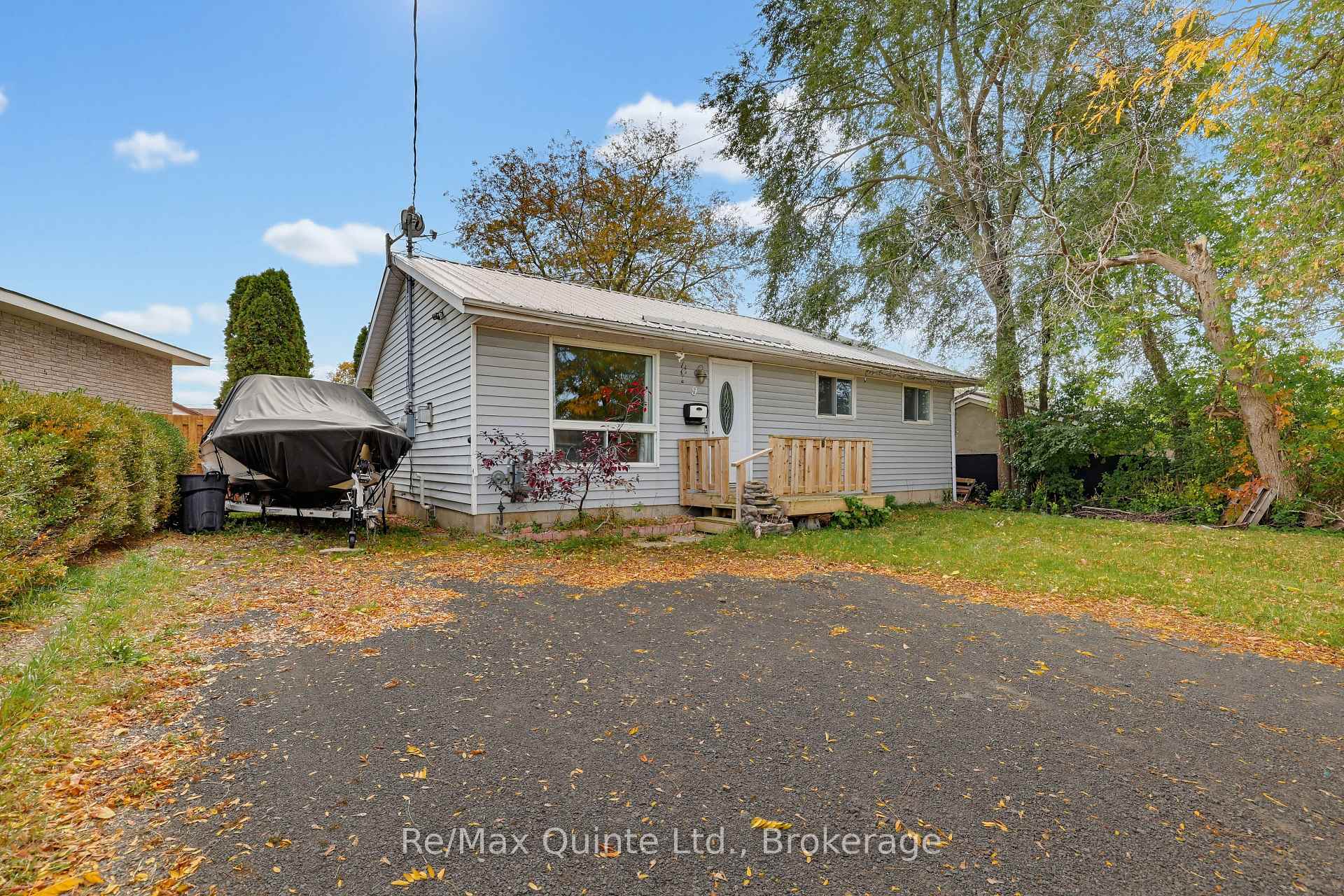Photo 4 of 98 Mcfarland Drive, Belleville, Belleville Ward — HOMEH