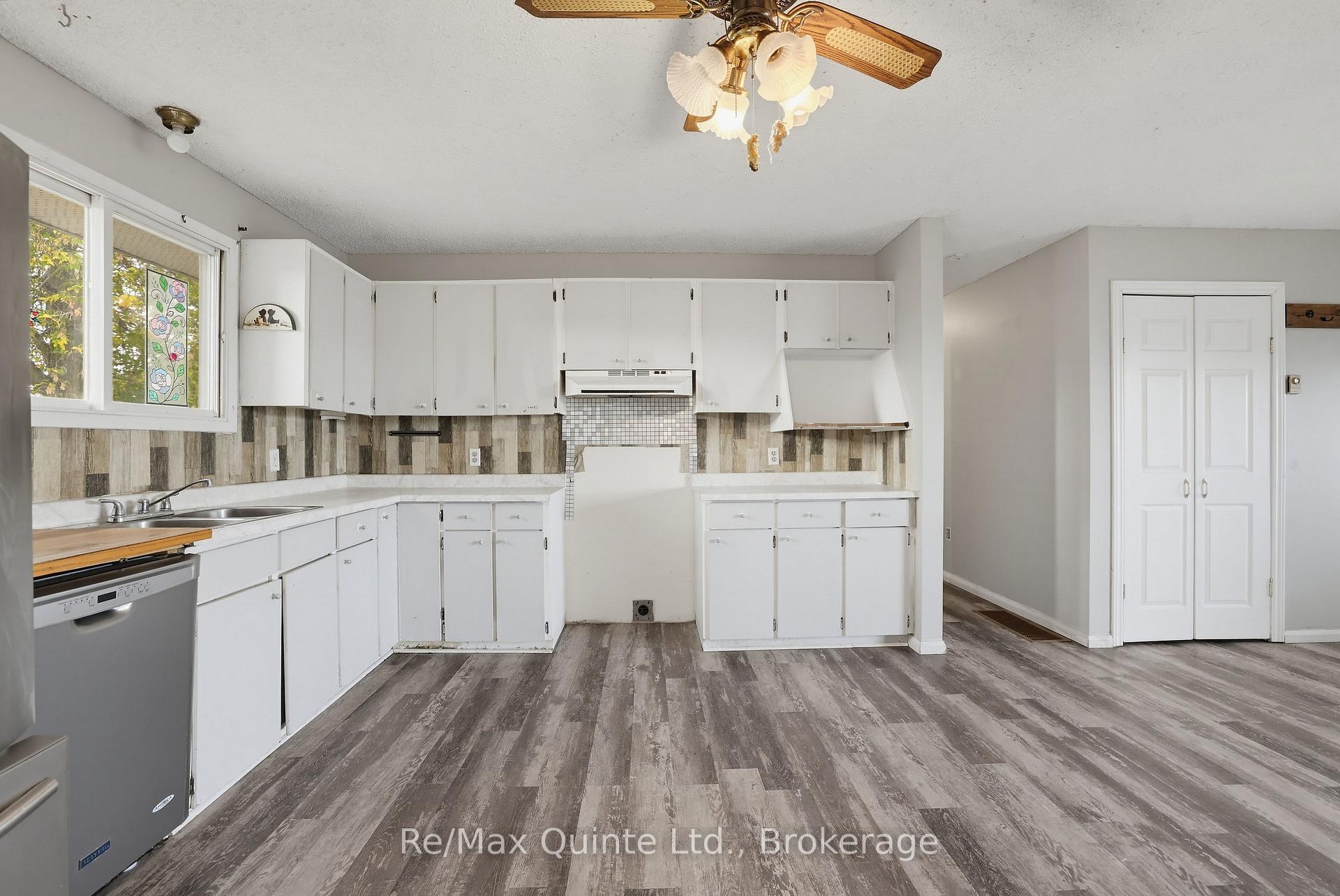Photo 10 of 98 Mcfarland Drive, Belleville, Belleville Ward — HOMEH