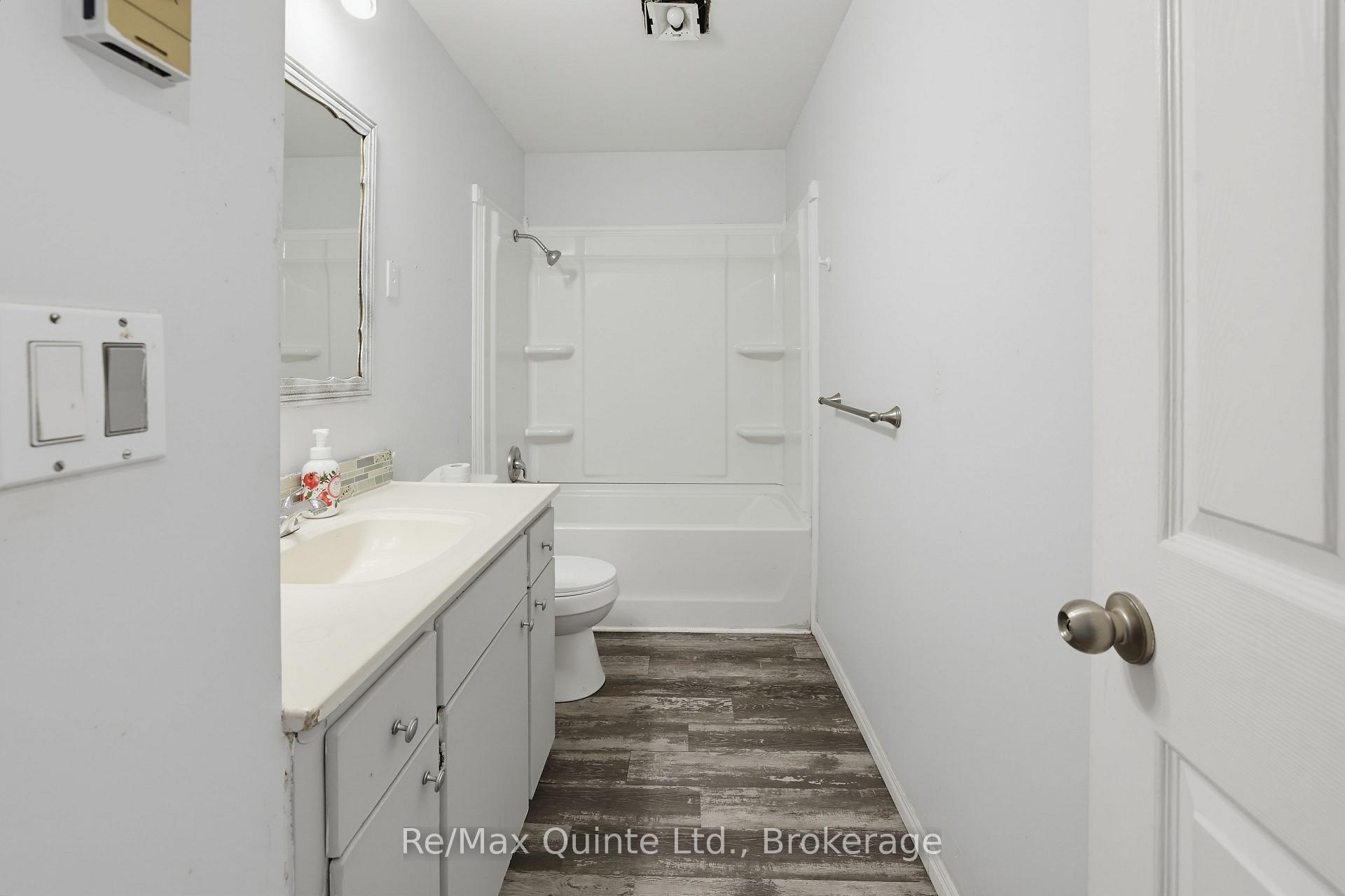 Photo 13 of 98 Mcfarland Drive, Belleville, Belleville Ward — HOMEH