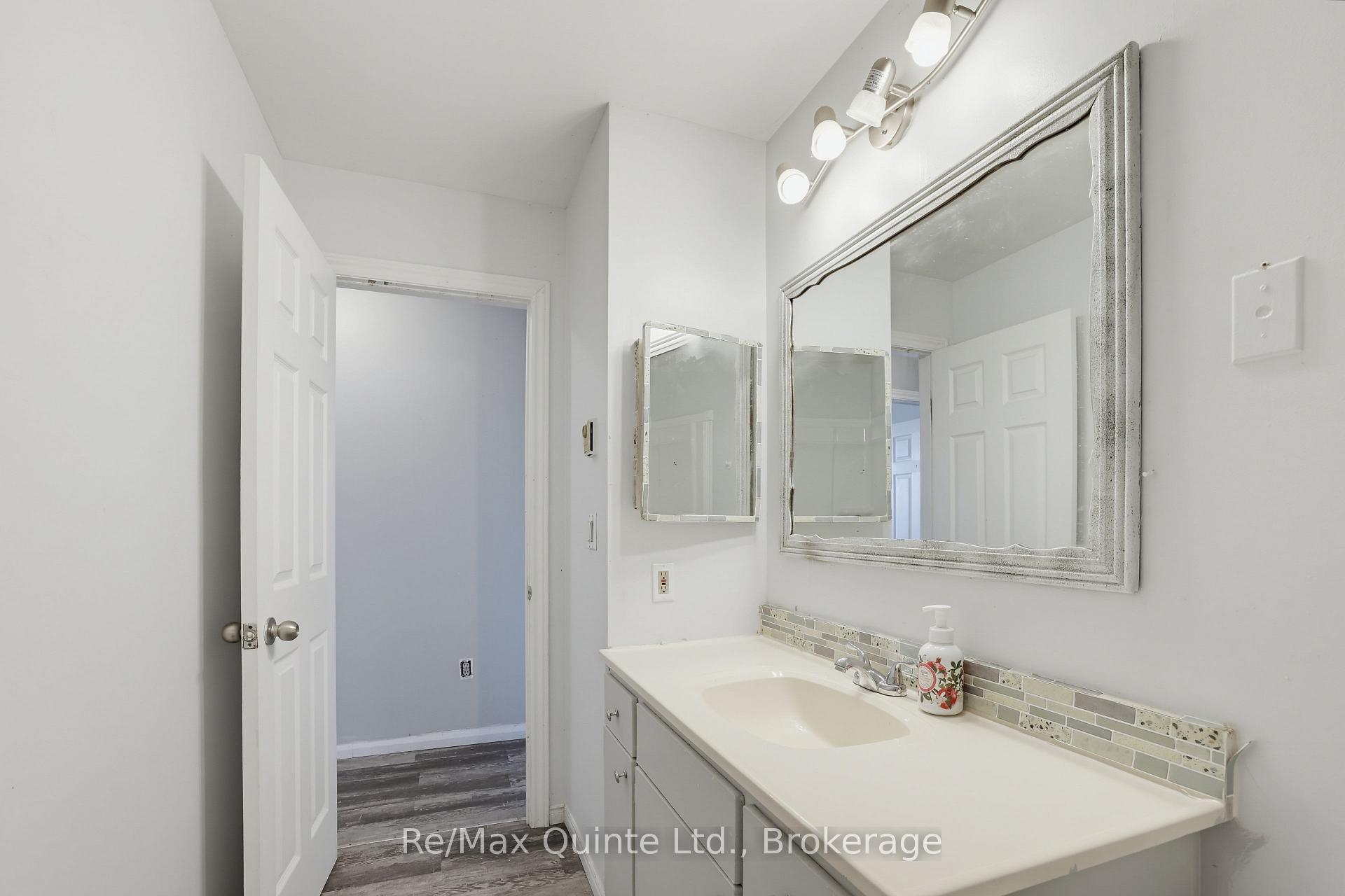Photo 14 of 98 Mcfarland Drive, Belleville, Belleville Ward — HOMEH
