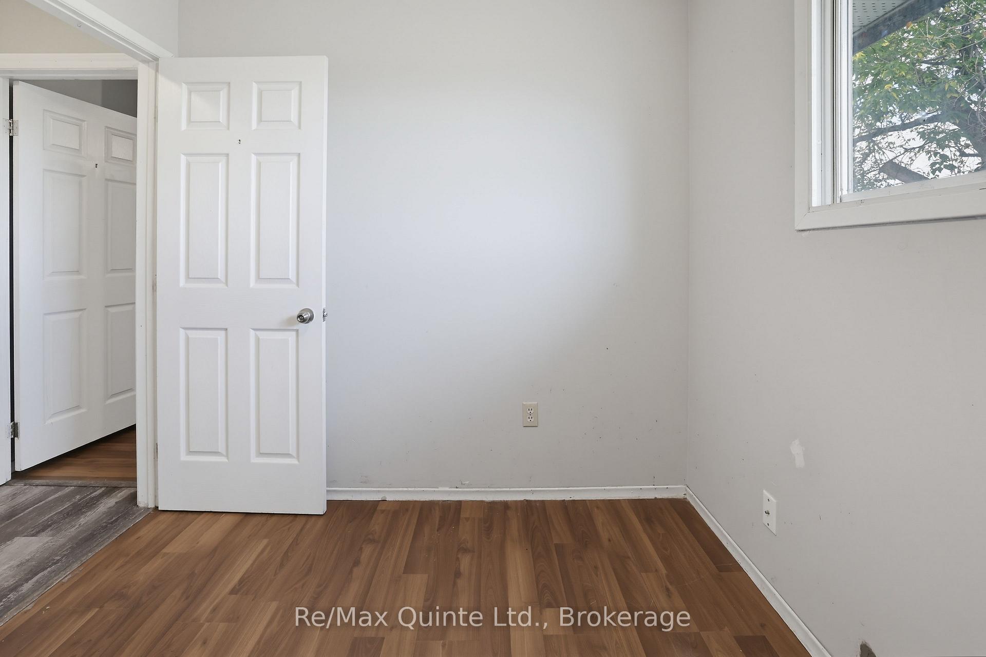 Photo 20 of 98 Mcfarland Drive, Belleville, Belleville Ward — HOMEH
