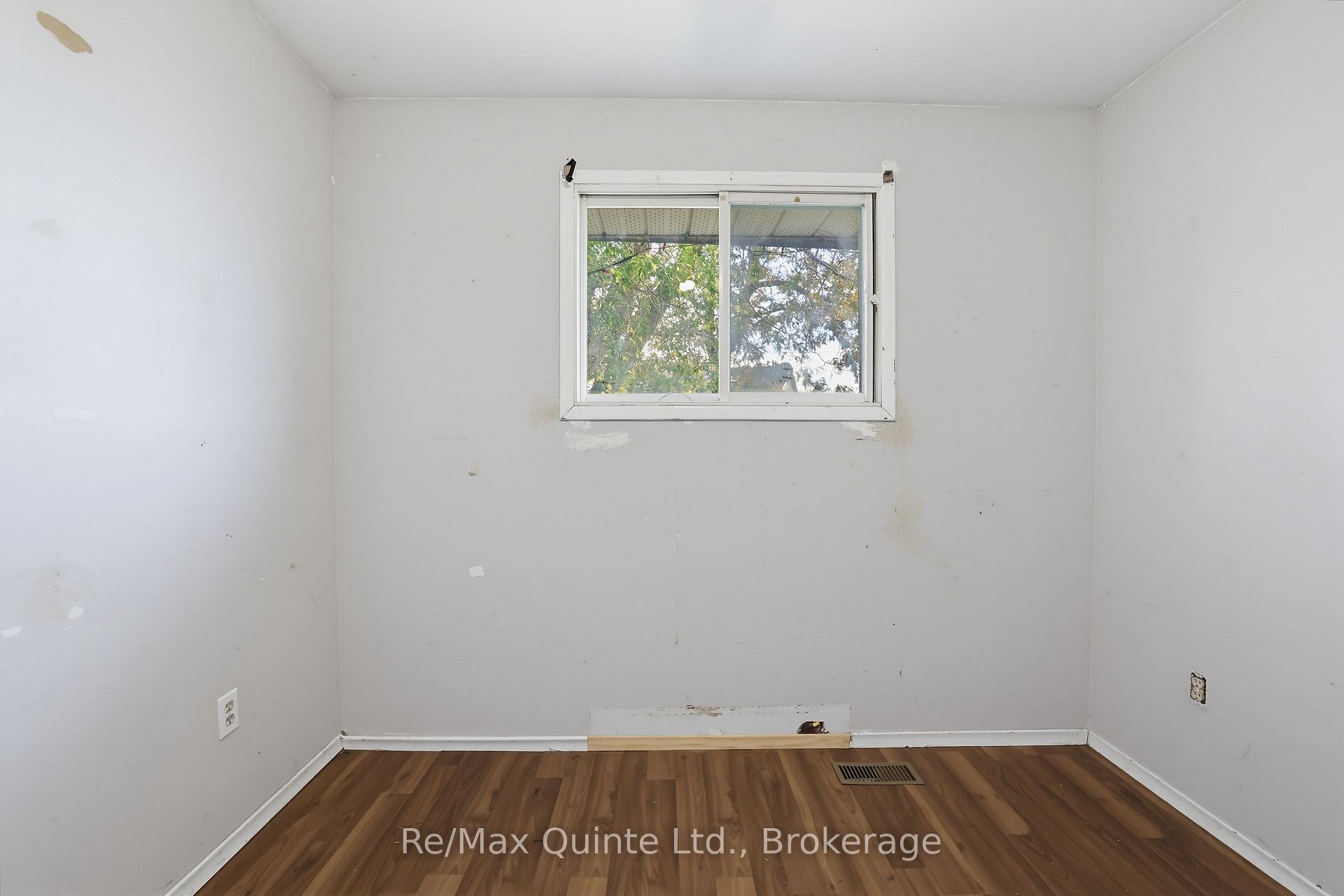 Photo 22 of 98 Mcfarland Drive, Belleville, Belleville Ward — HOMEH