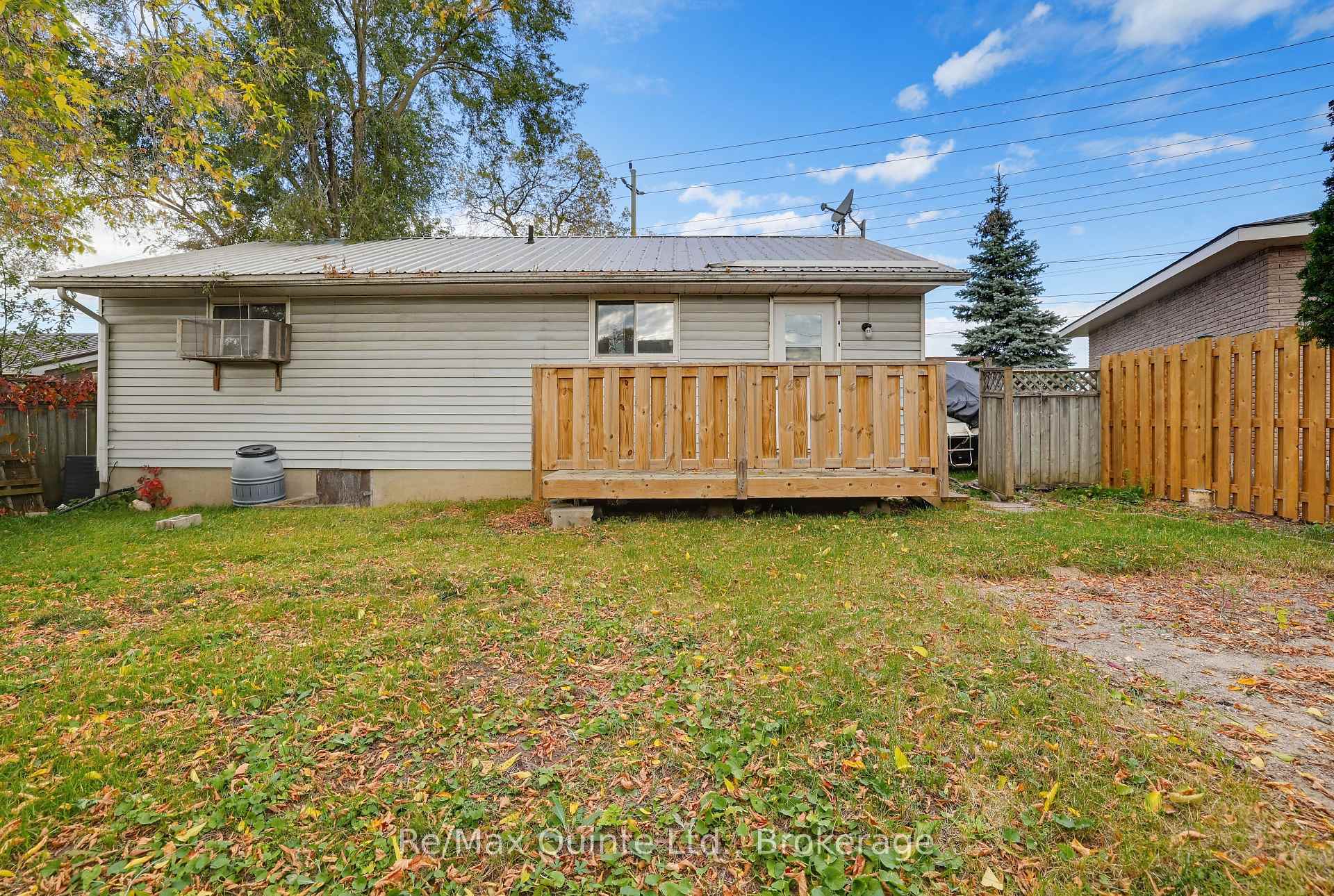 Photo 24 of 98 Mcfarland Drive, Belleville, Belleville Ward — HOMEH