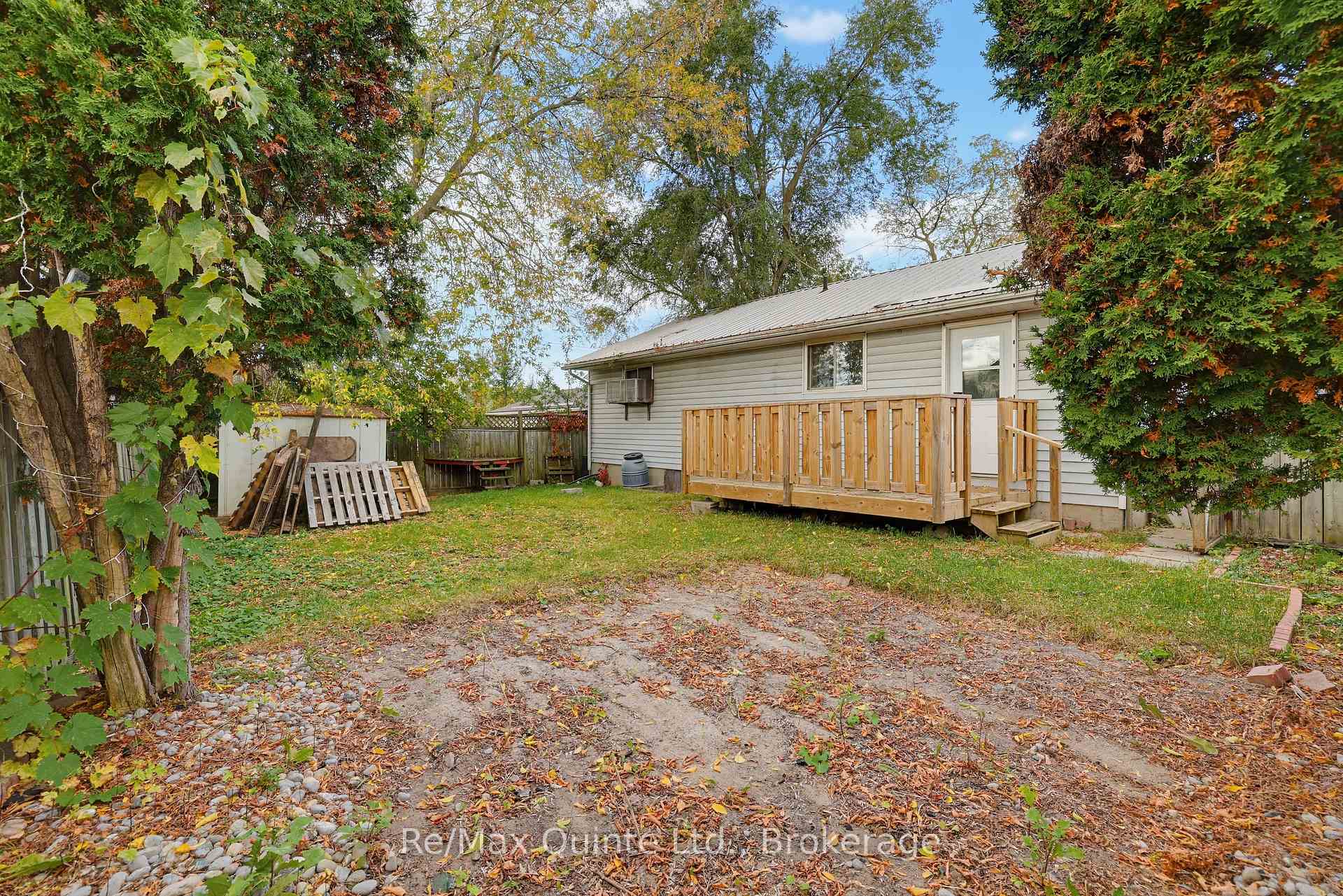 Photo 25 of 98 Mcfarland Drive, Belleville, Belleville Ward — HOMEH