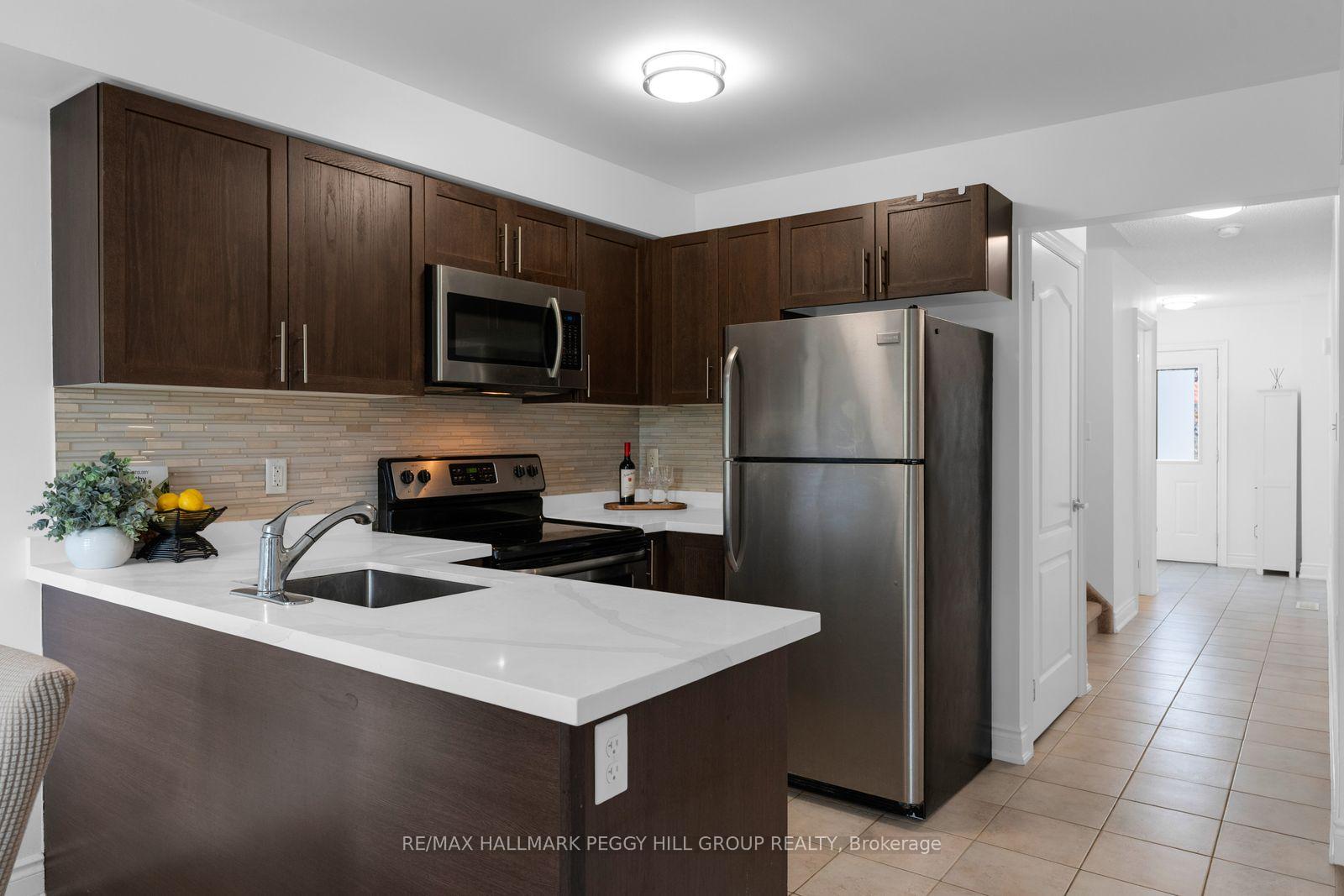Photo 3 of Unit 3, 31 Madelaine Drive, Barrie, Painswick South — HOMEH