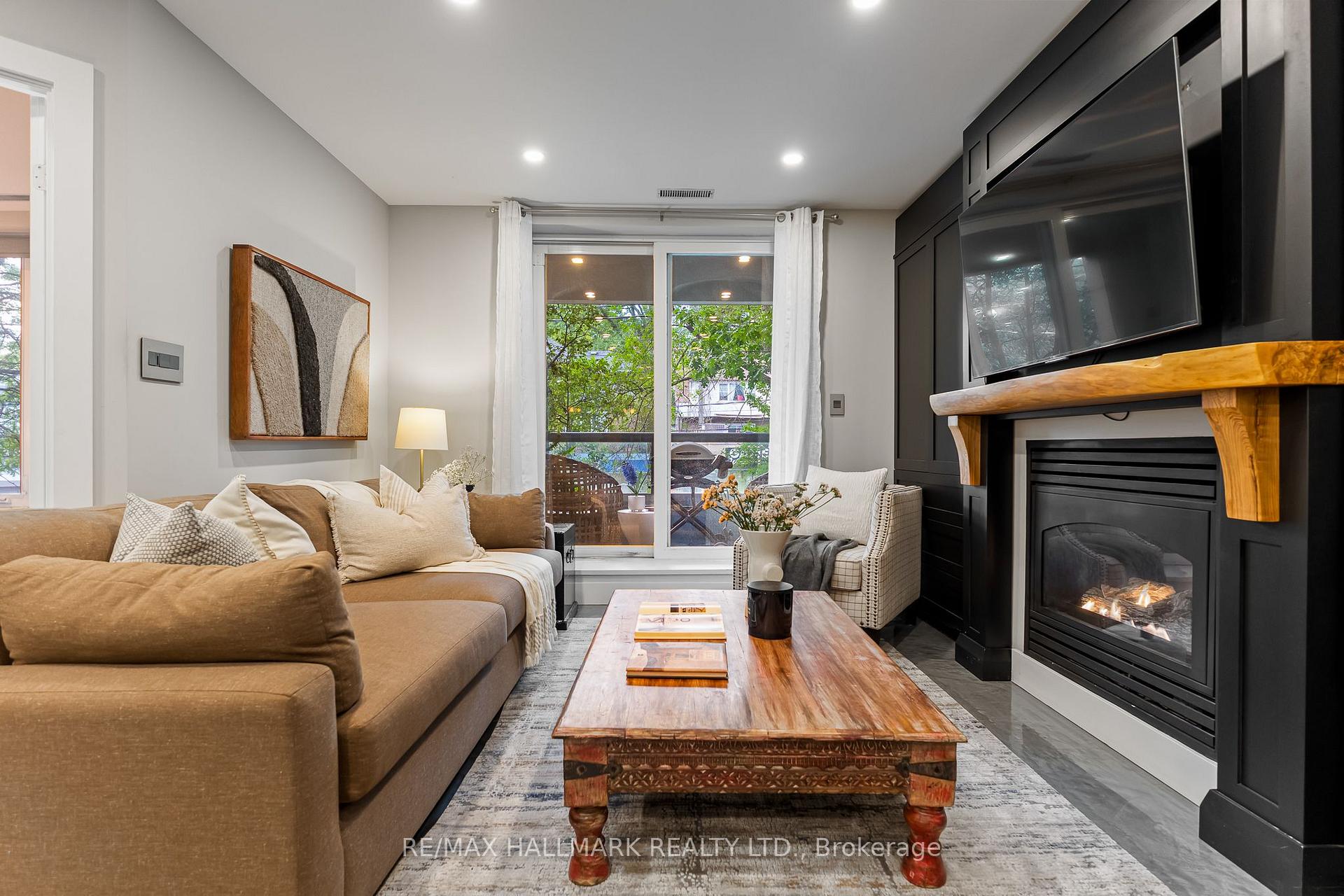 Photo of Unit 201, 2365 Queen Street E
