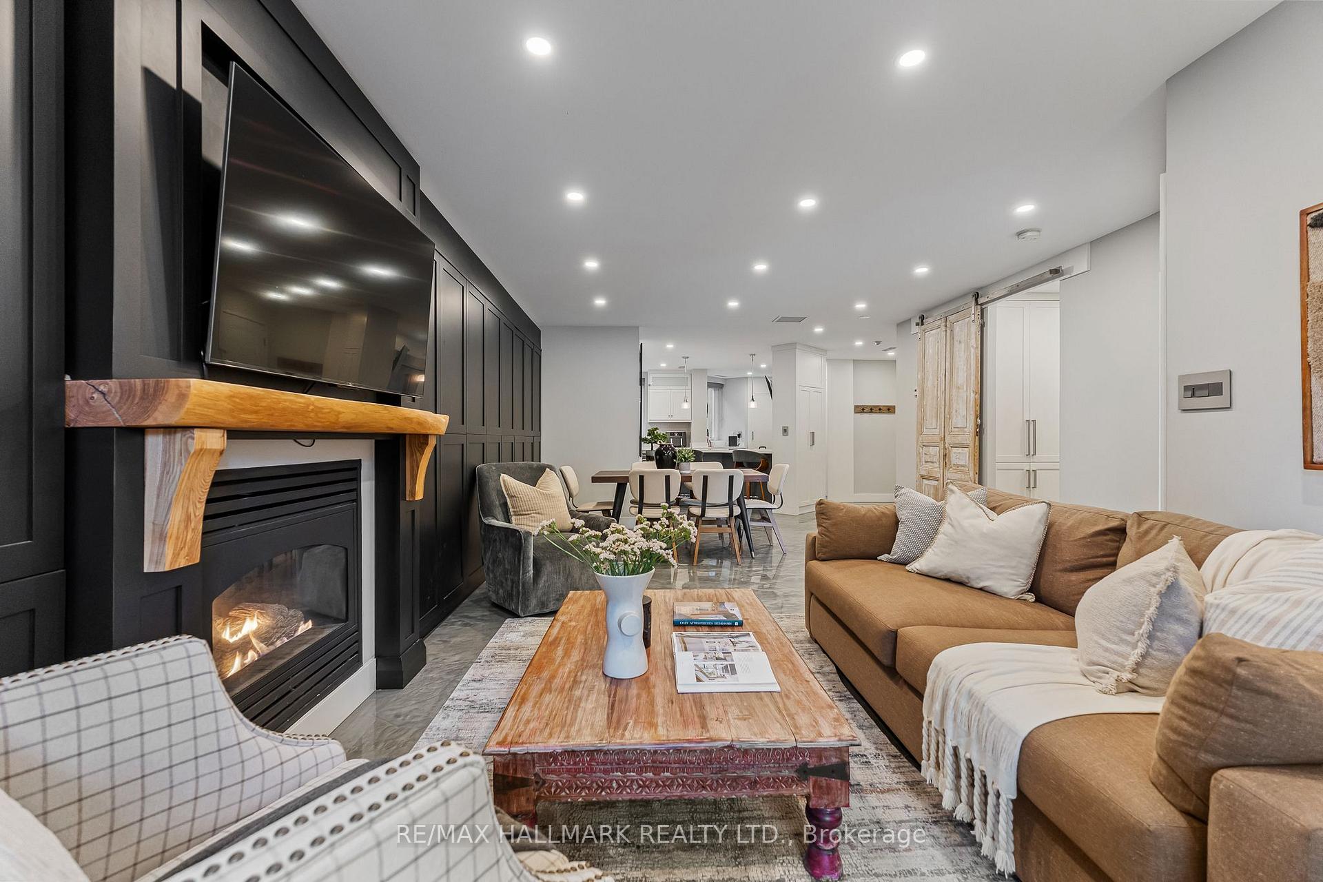 Photo 4 of Unit 201, 2365 Queen Street E, Toronto, The Beaches — HOMEH